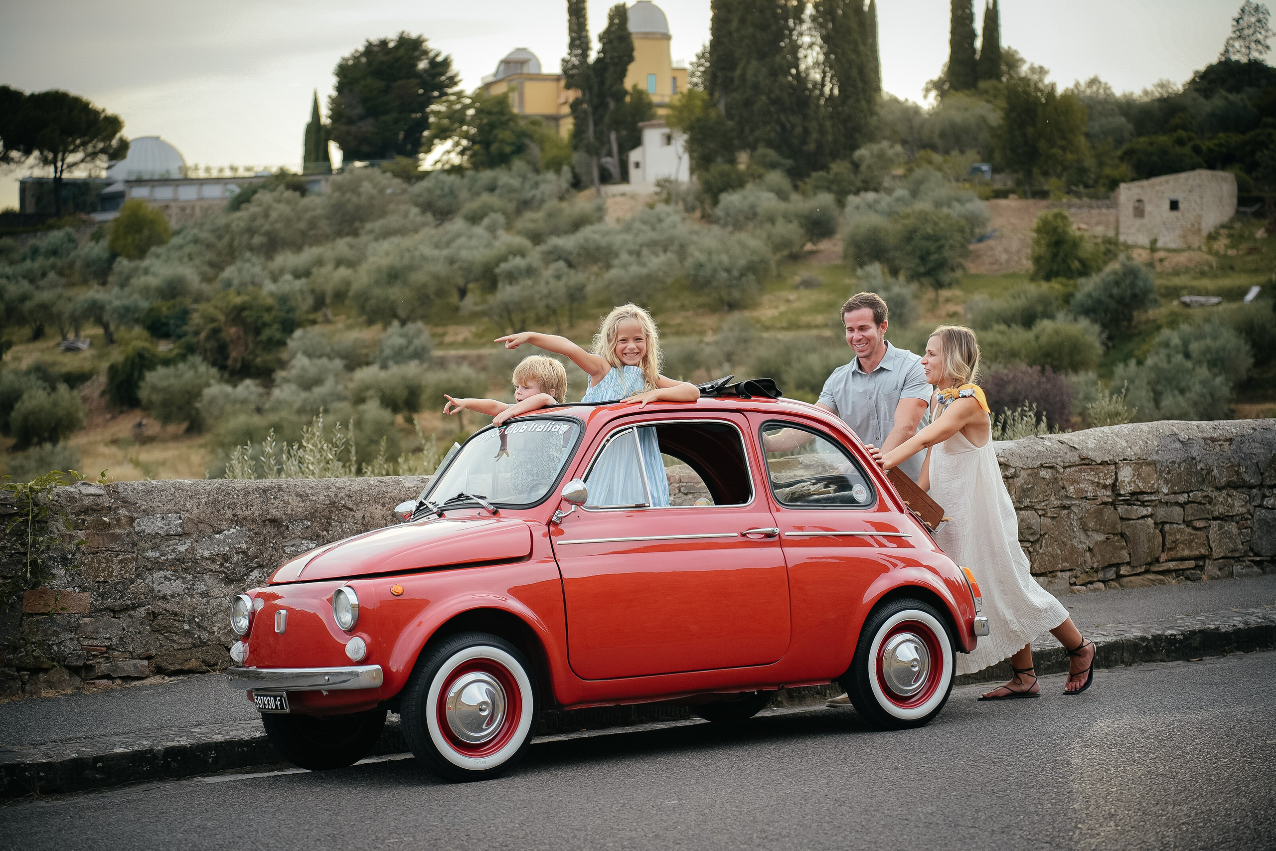 Nicole & Family. Wedding Photographer in Italy