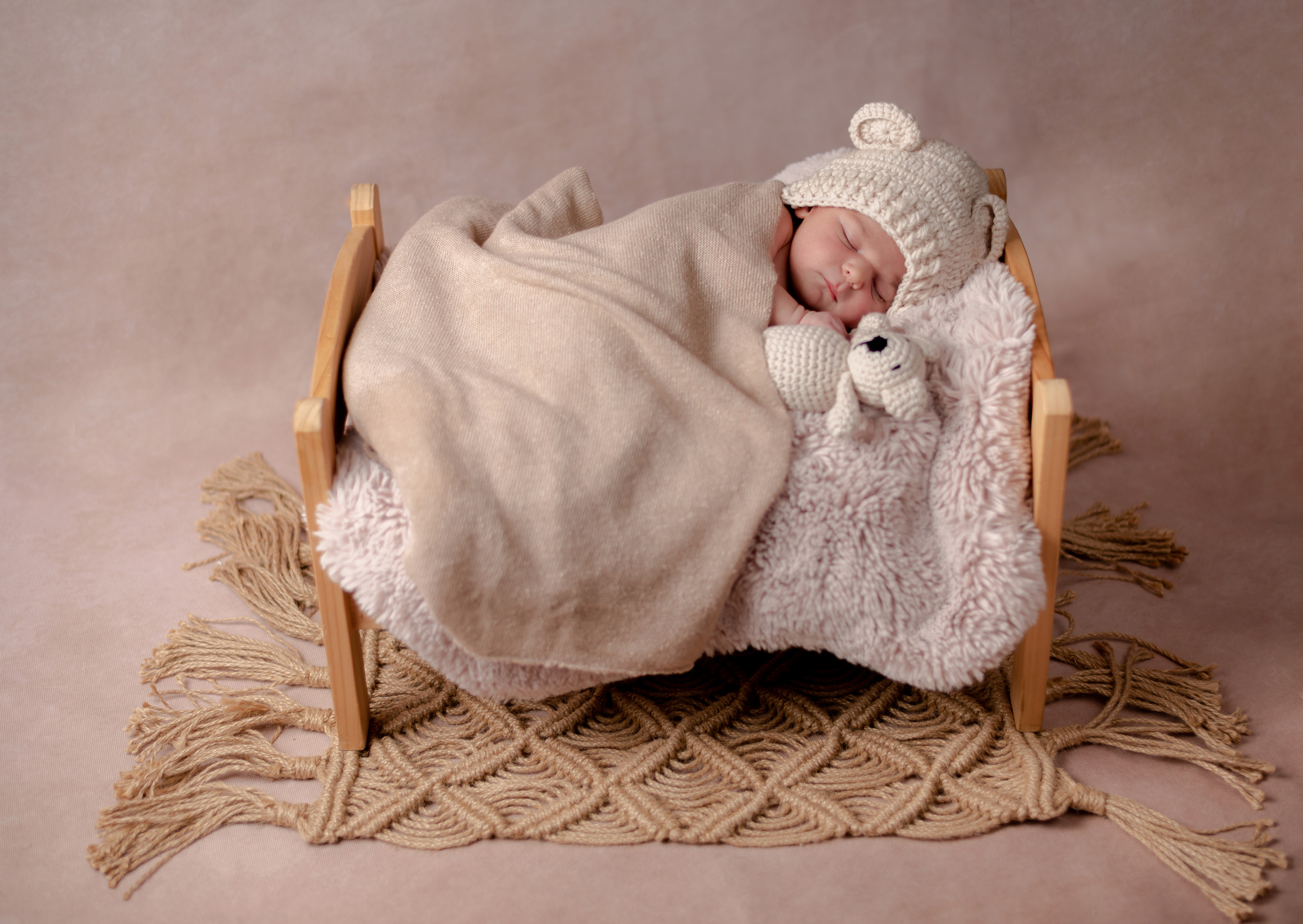 Newborn Photoshoot. Professional Photograher, Antwerpen/Belgium