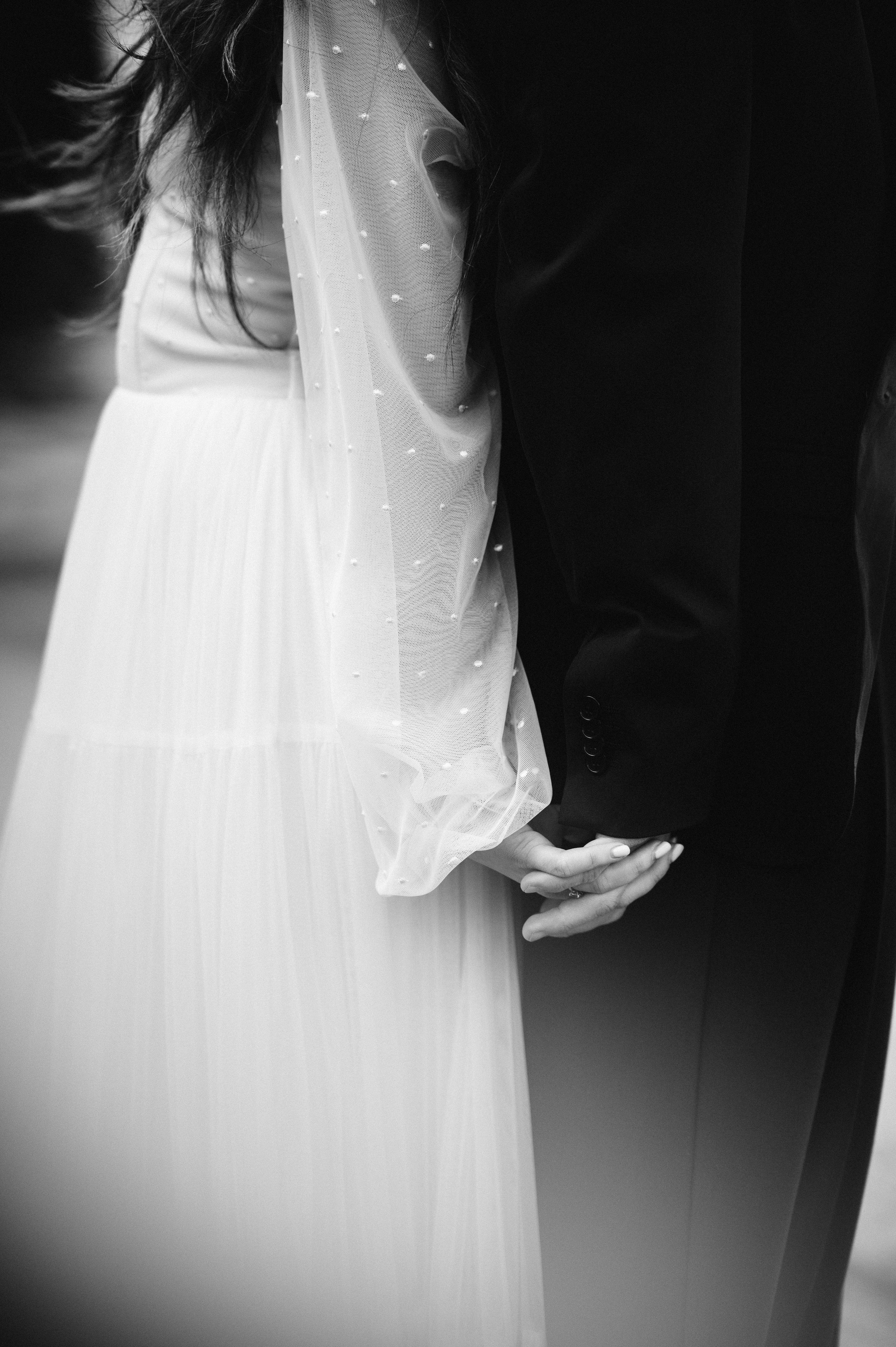 Ședință foto de nuntă pe plaja Adraga – emoție la malul oceanului Atlantic. Valentin Melen - fotograf de nunta 🤍