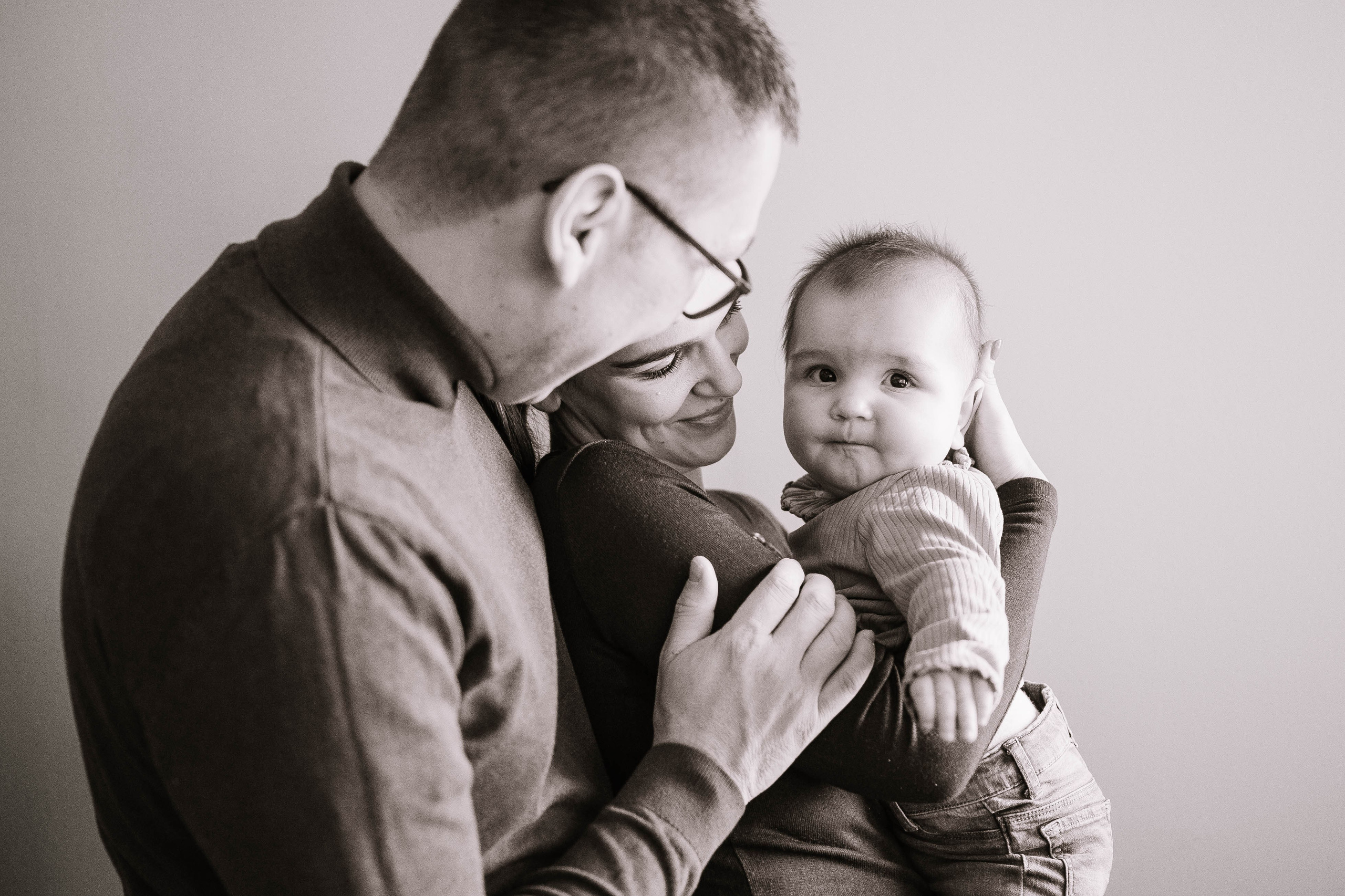 Lana - fotografisanje bebe kod kuće. Dečiji i porodični fotograf