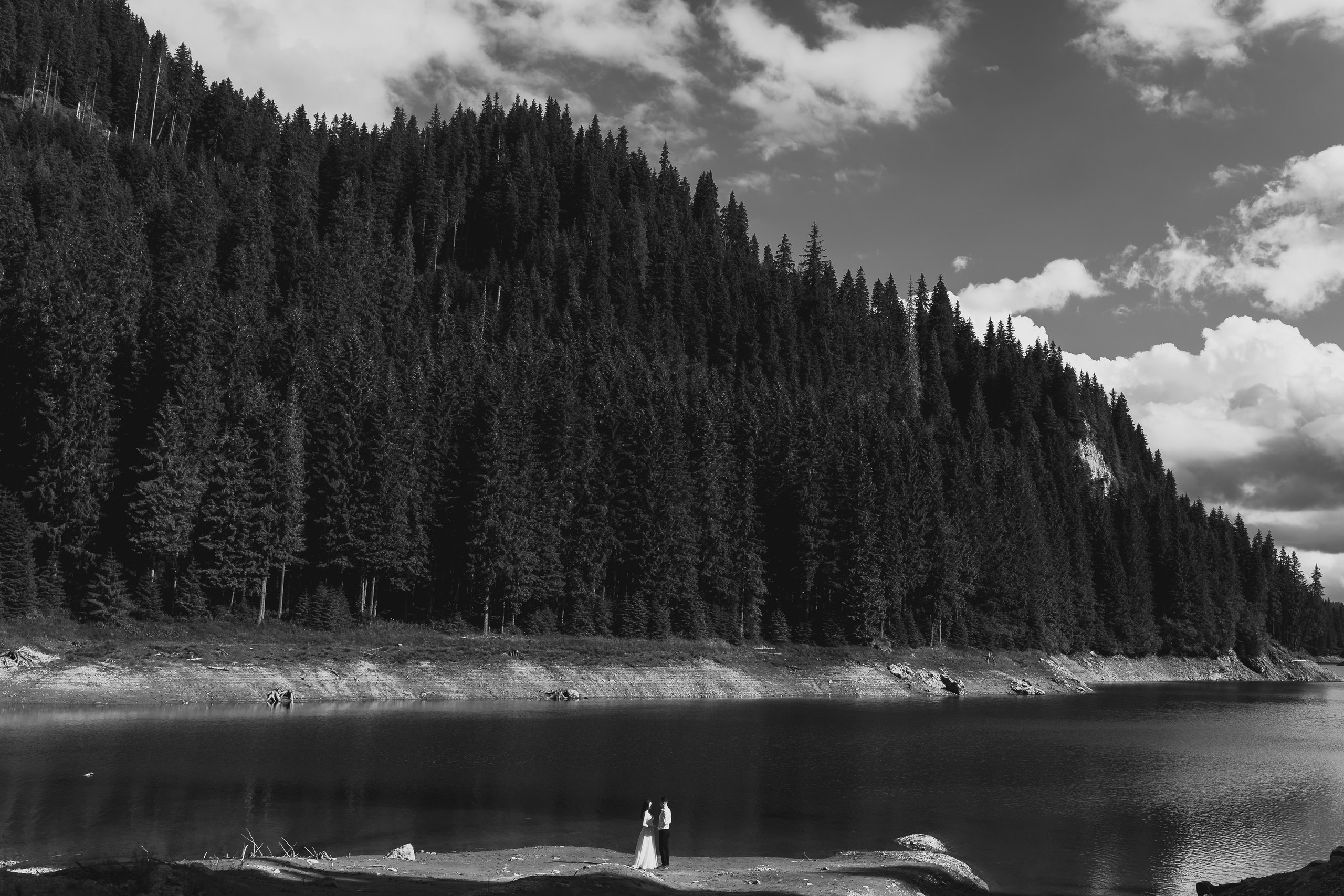 Trash the dress — Lorena&Adi  - Mihai Popa. Mihai Popa |Wedding Photographer | Worldwide | Bucharest