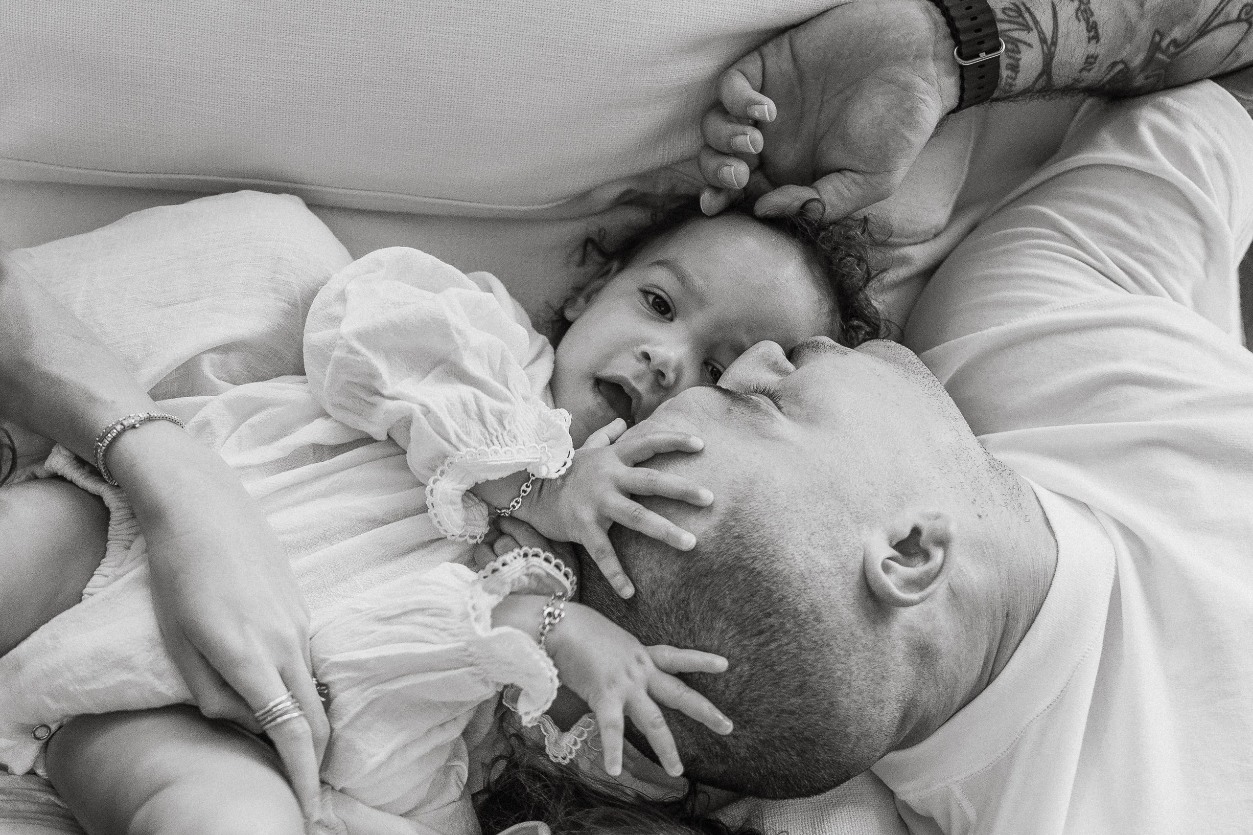 Briana, Chris, Eva, Nellie. Alisa Tant — Family and newborn photographer Bucks County, Montgomery county, Philadelphia, NJ