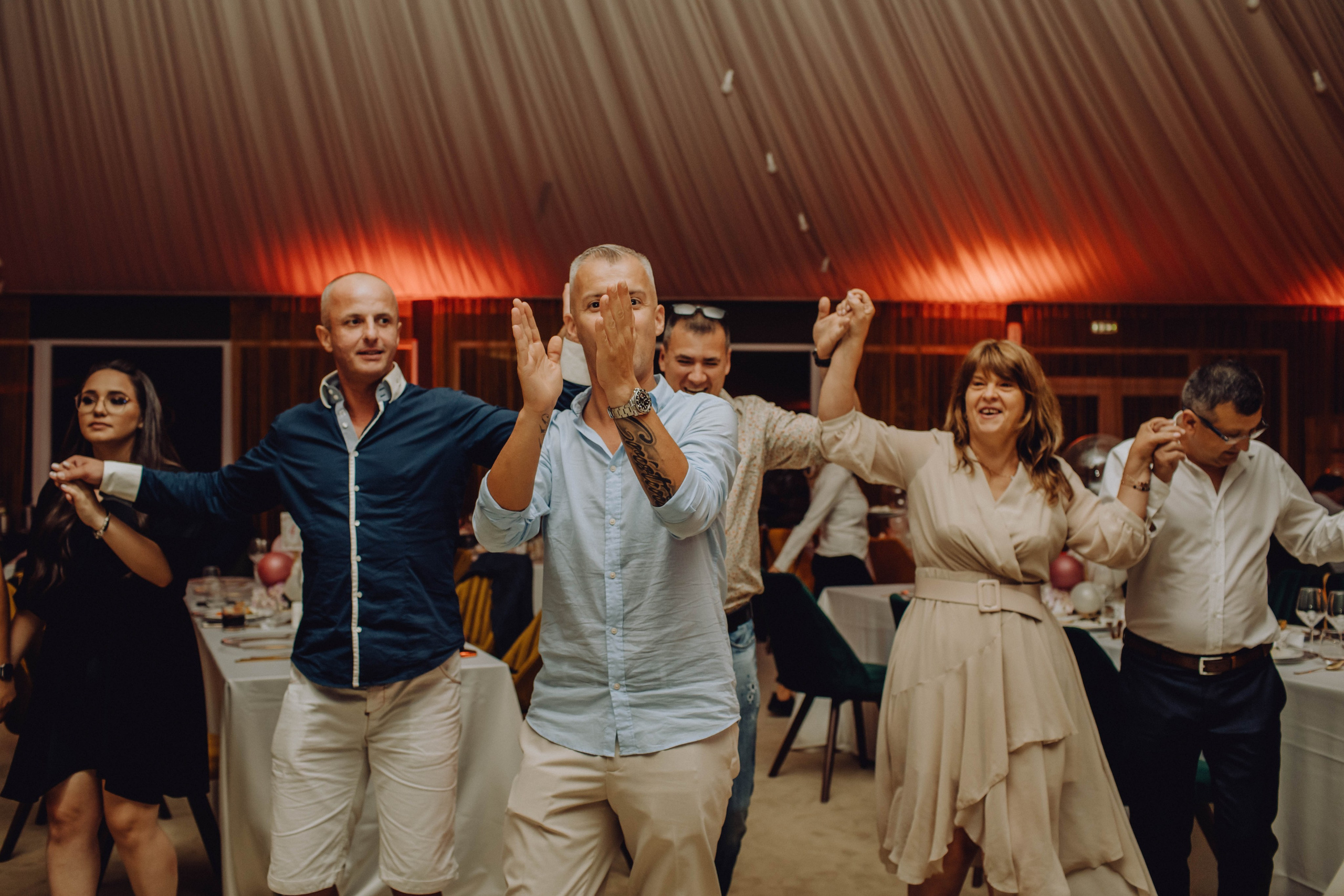 Zaira. Wedding & couple photographer from Romania Rut Vetan