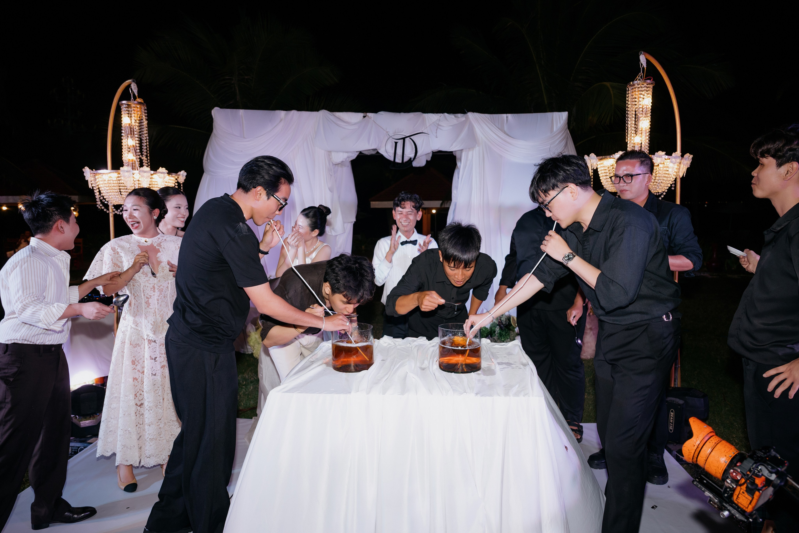 DIEU & THINH/Destination Wedding. Nhiếp ảnh gia đám cưới hàng đầu tại Thành Phố Hồ Chí Minh