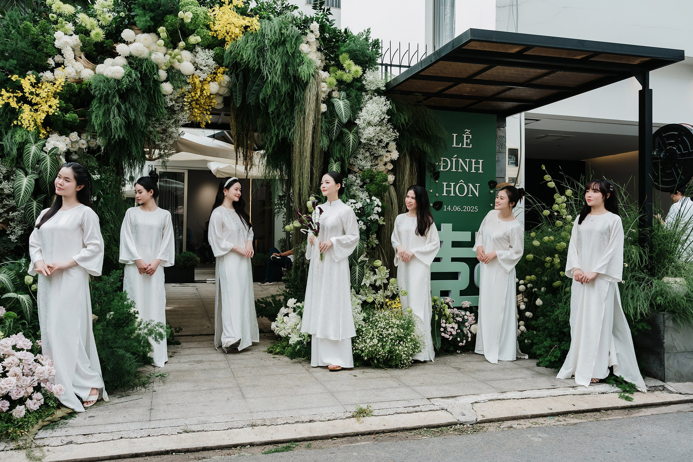 Engagement | NHI + LUAN & LINH + QUY. Saigon Wedding Present | Art Beyond Moments