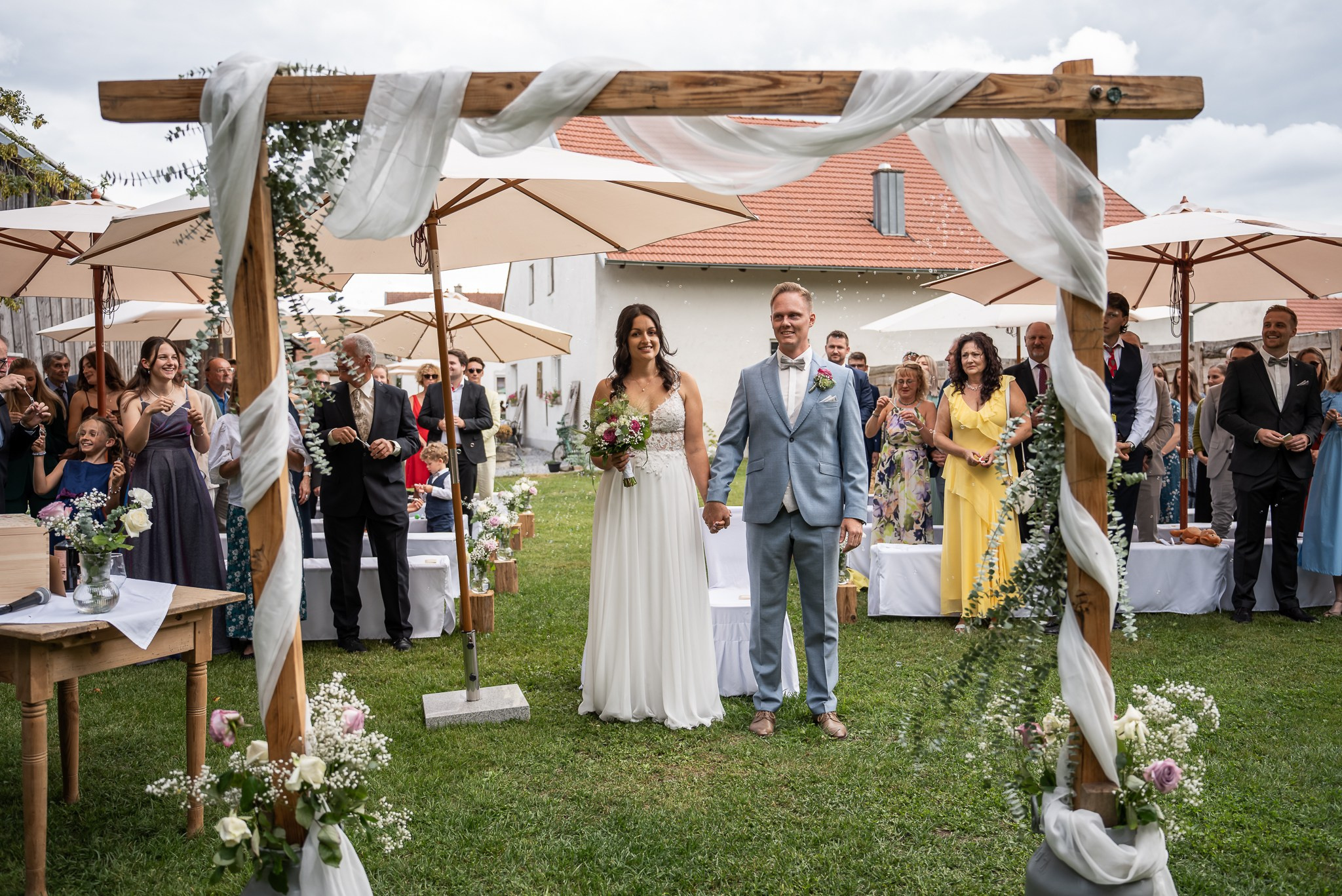Julia & Chris. Acasă