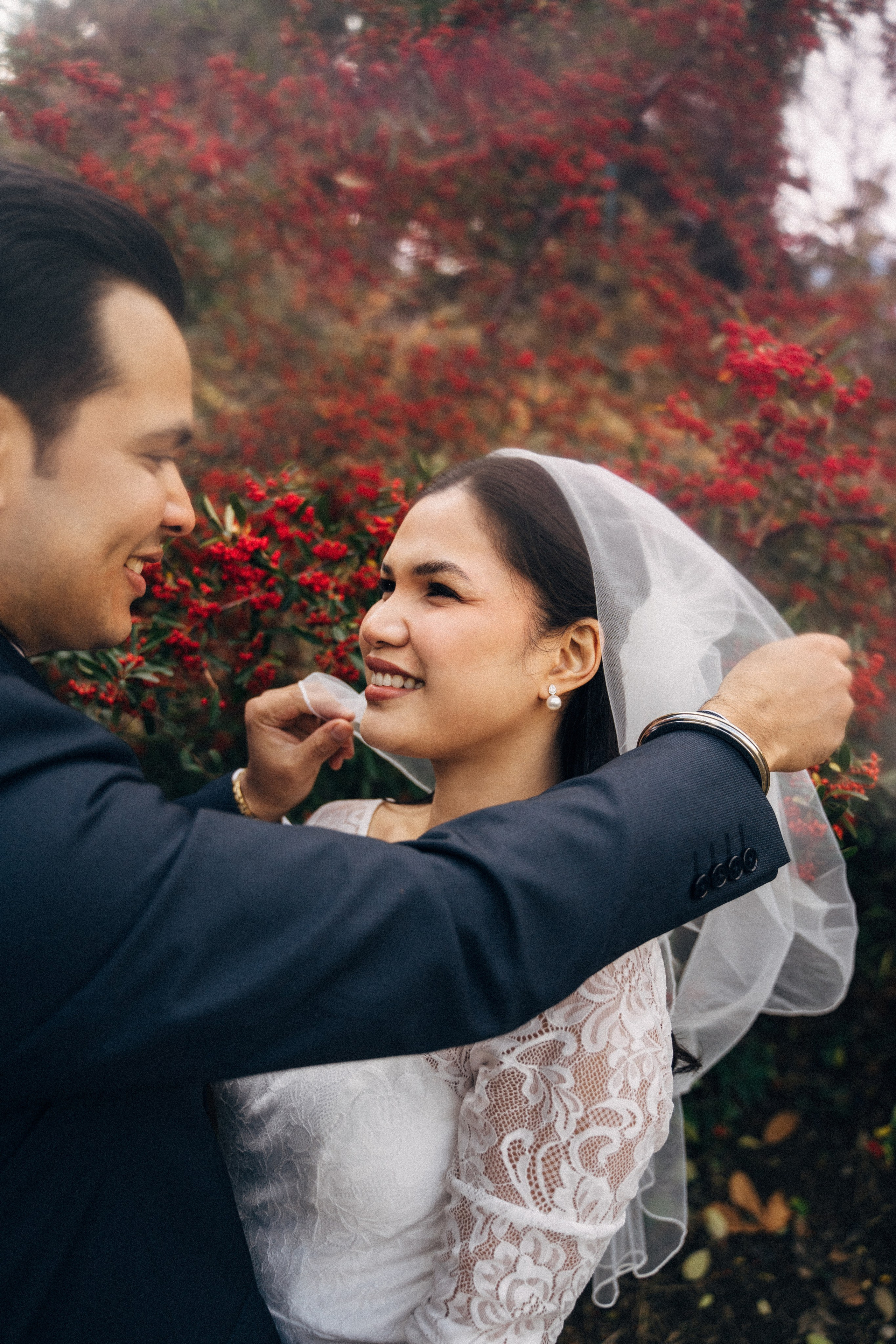 Wedding photo shoot in the Tbilisi Botanical Garden in winter