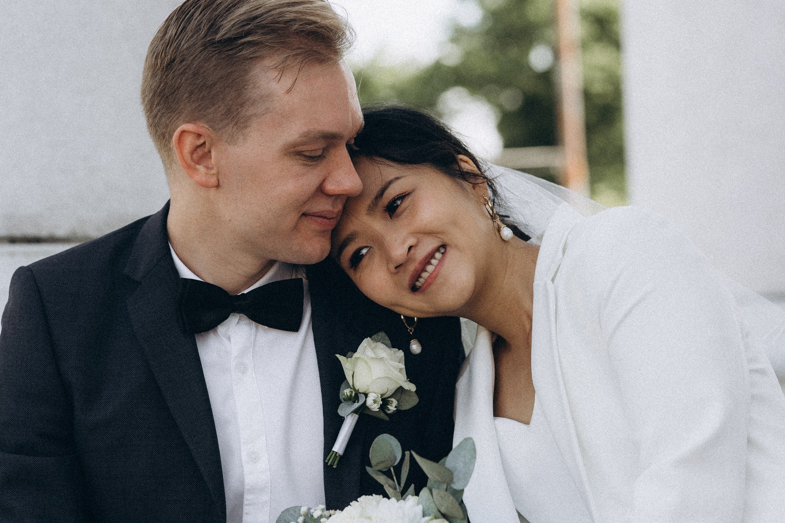 City wedding. Wedding and portrait photographer in Helsinki Vickan O