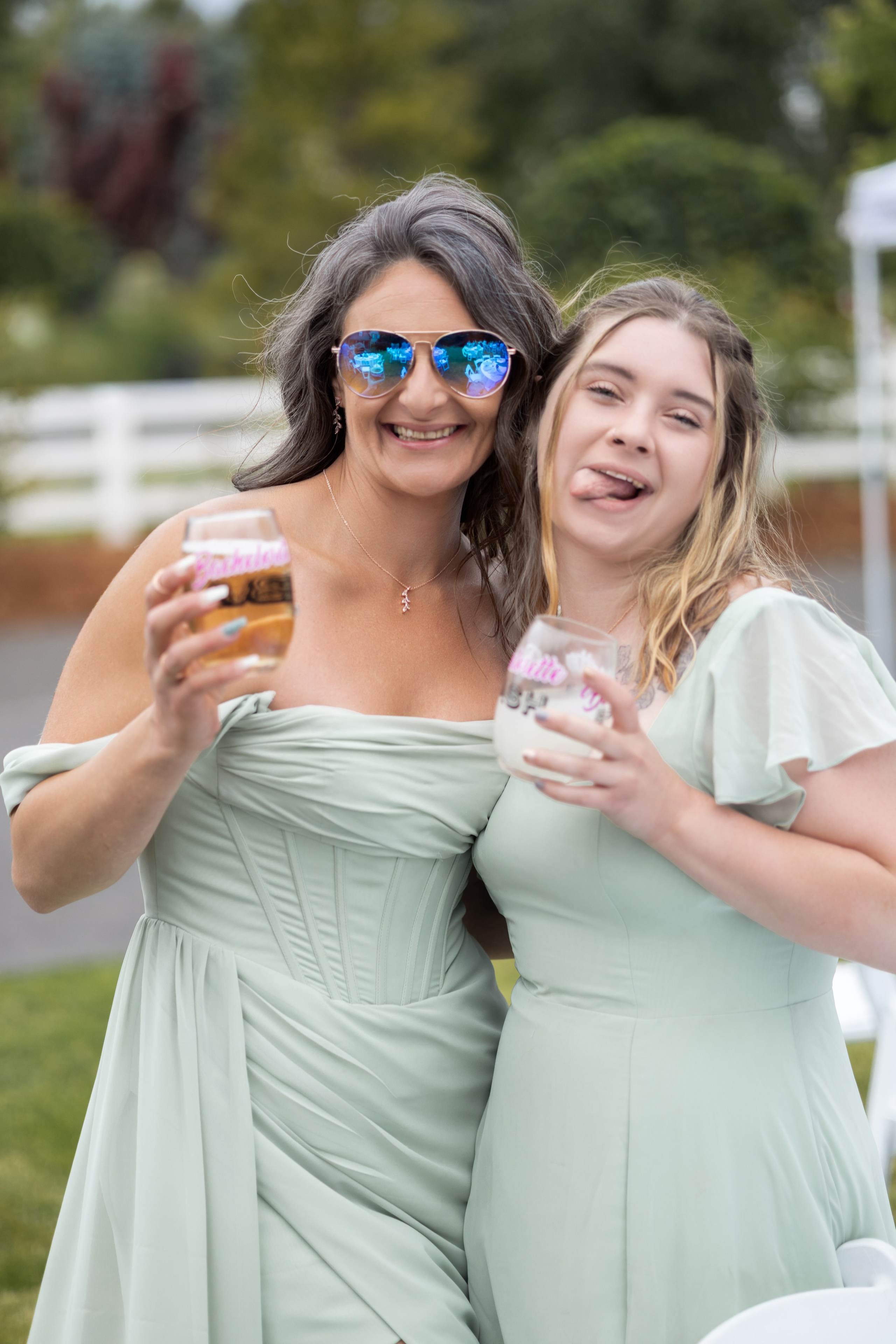 Backyard Wedding. Family and Wedding photographer