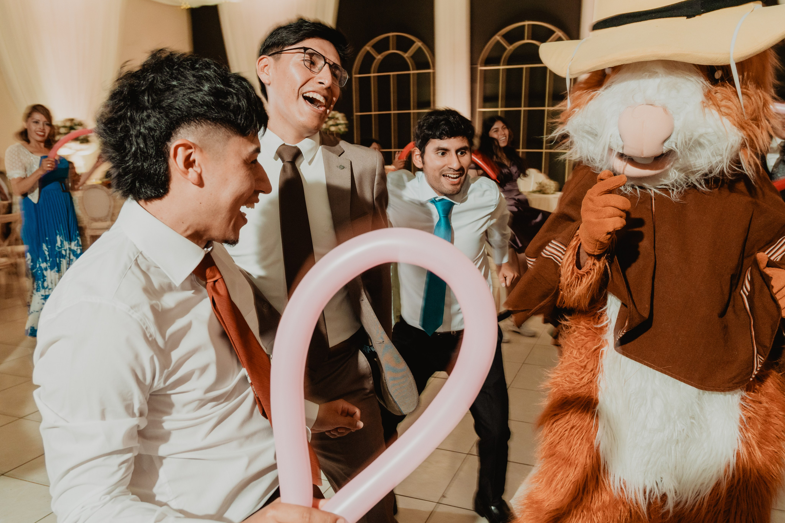FERNANDO + MARIBEL | BODA RELIGIOSA. Studio KVTA | Fotografía y Video de Bodas en Arequipa