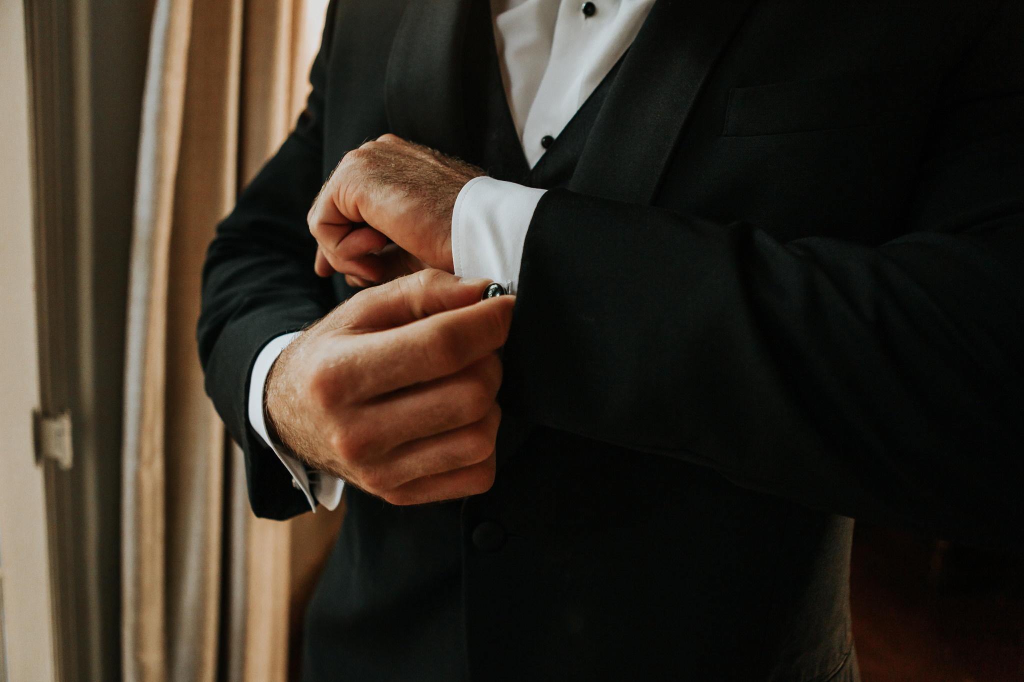 Beautiful wedding in Villa Woodbine. My name is Kate and I am family and wedding photographer