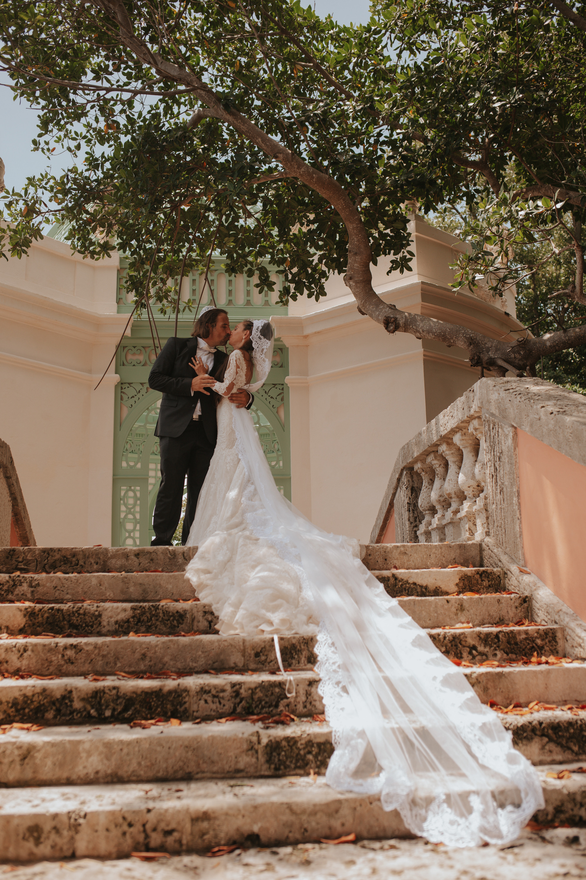 JEWISH WEDDING IN VILLA VIZCAYA. My name is Kate and I am family and wedding photographer