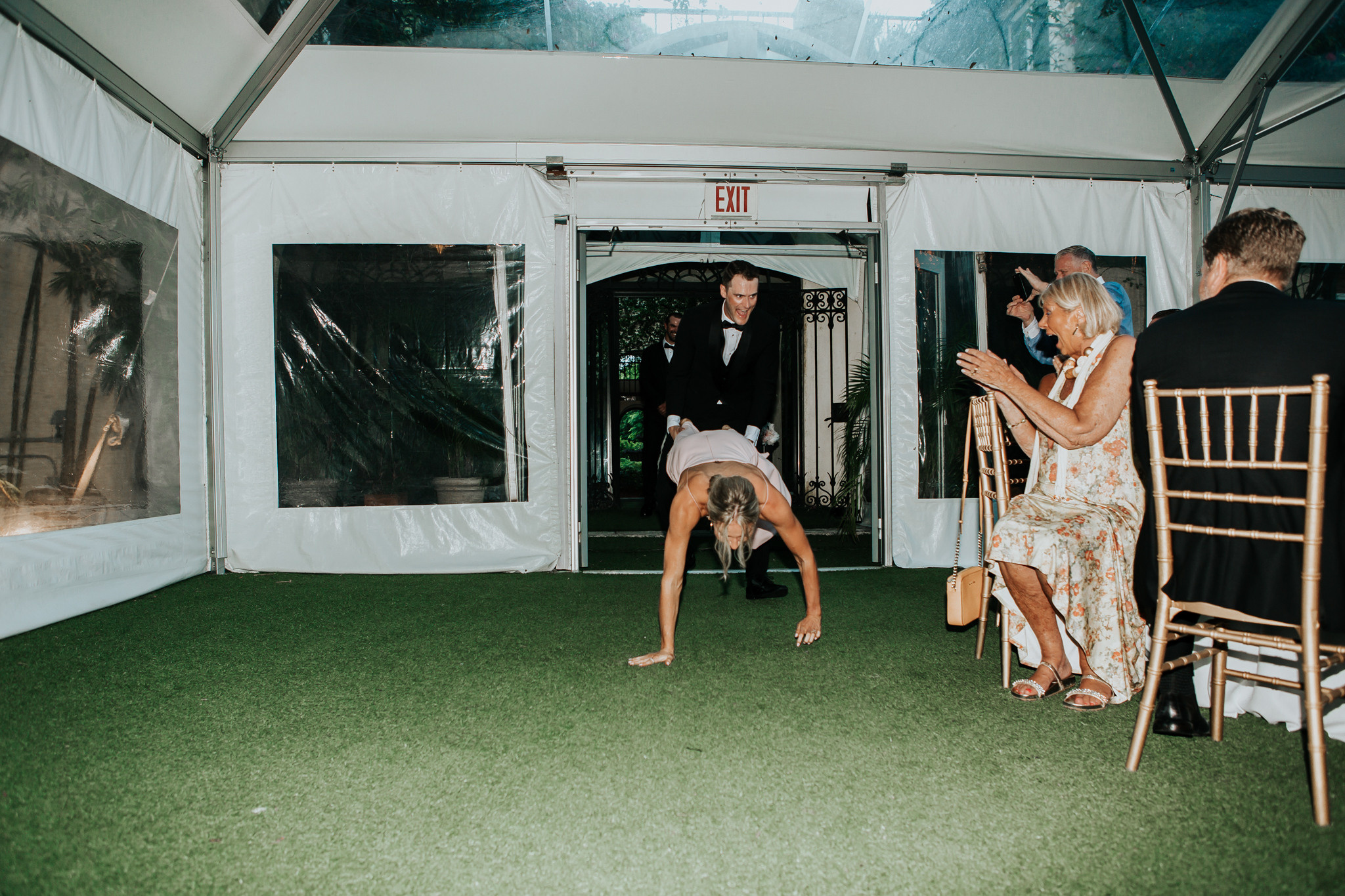 Beautiful wedding in Villa Woodbine. My name is Kate and I am family and wedding photographer