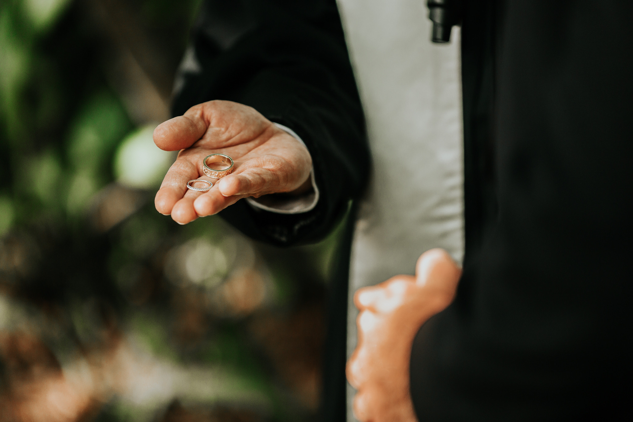 Beautiful wedding in Villa Woodbine. My name is Kate and I am family and wedding photographer