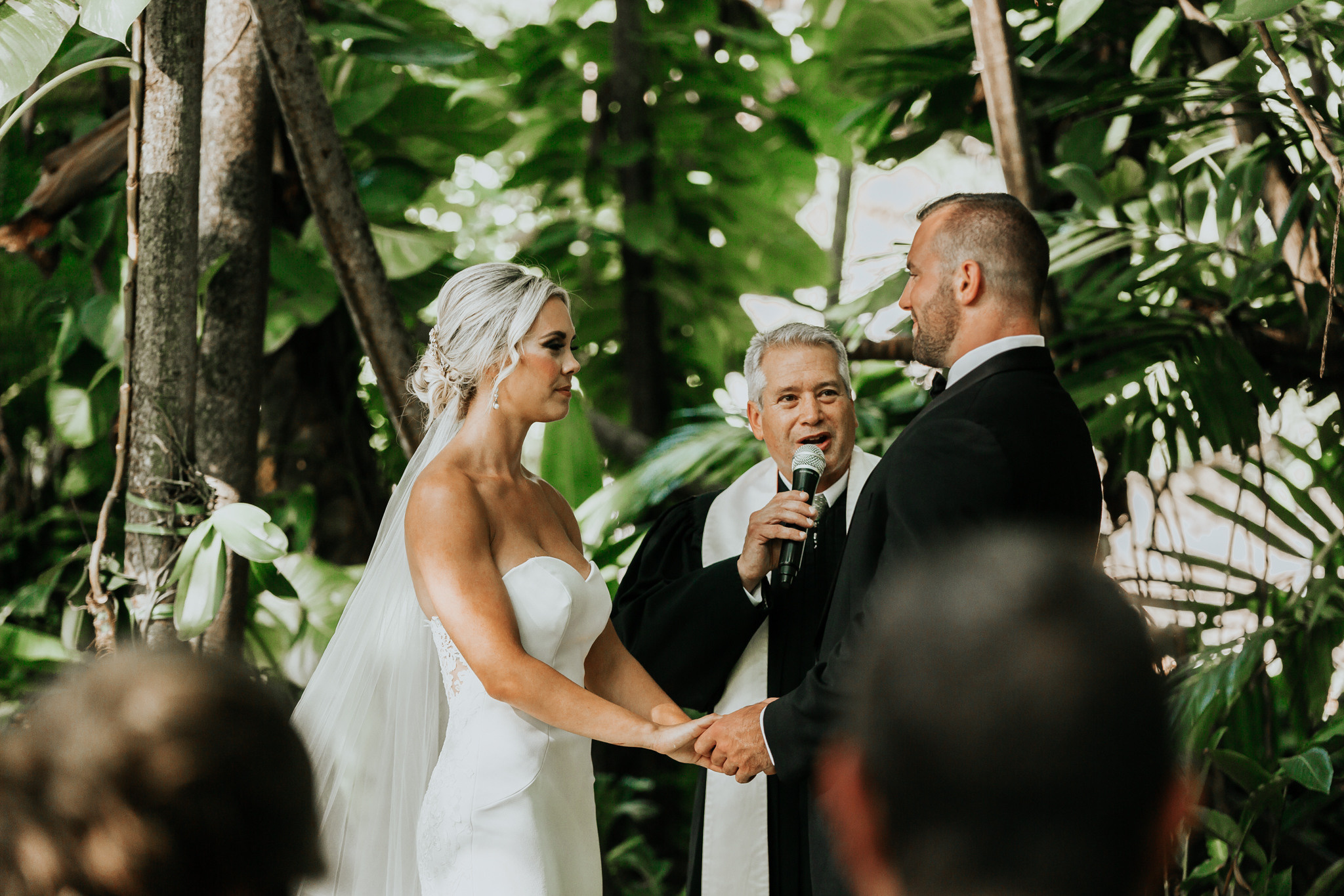 Beautiful wedding in Villa Woodbine. My name is Kate and I am family and wedding photographer