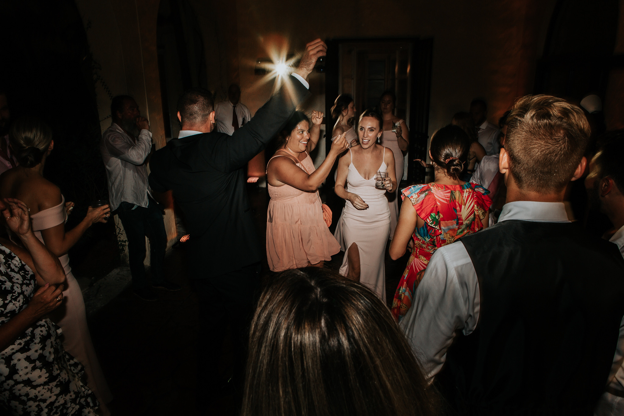 Beautiful wedding in Villa Woodbine. My name is Kate and I am family and wedding photographer