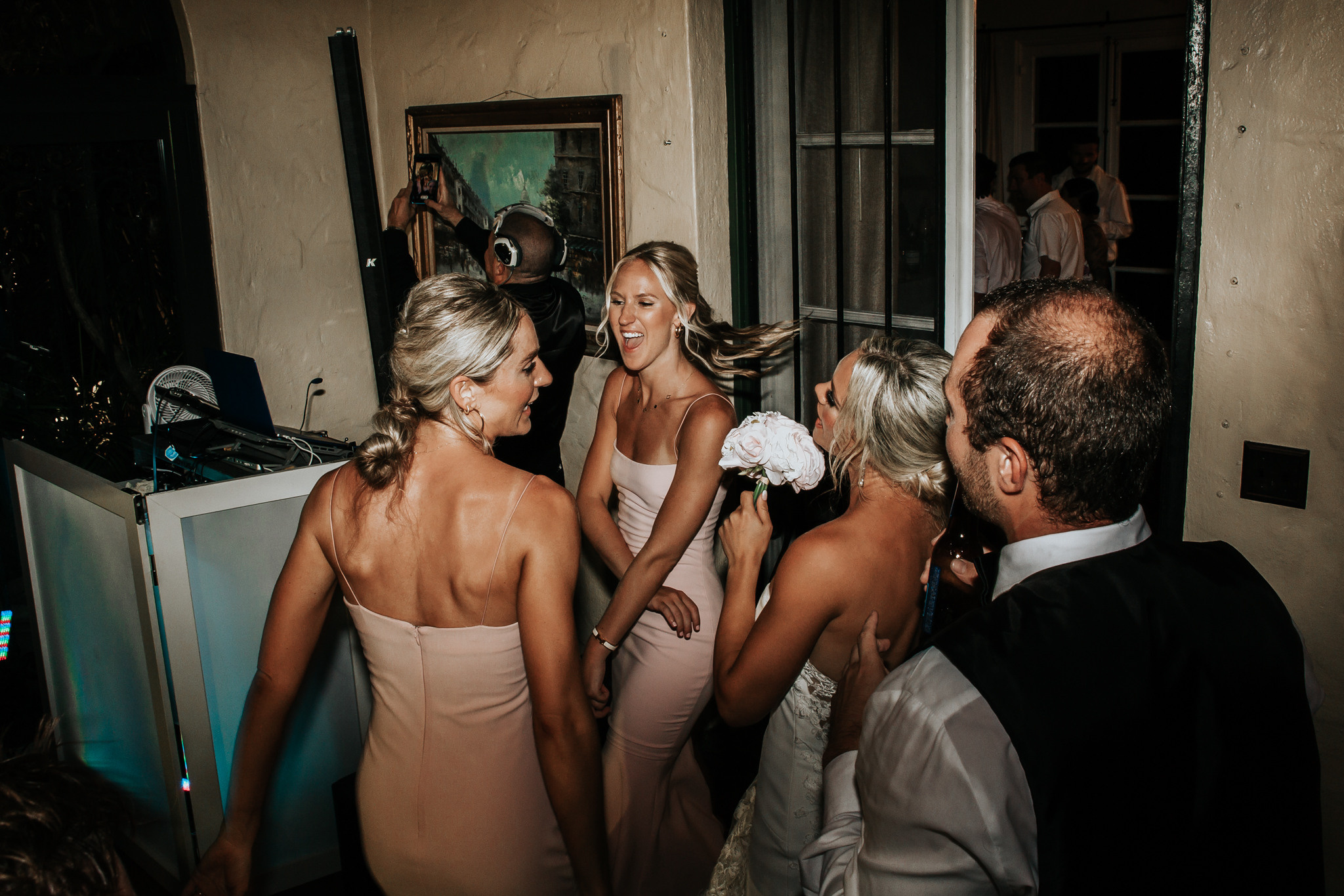 Beautiful wedding in Villa Woodbine. My name is Kate and I am family and wedding photographer