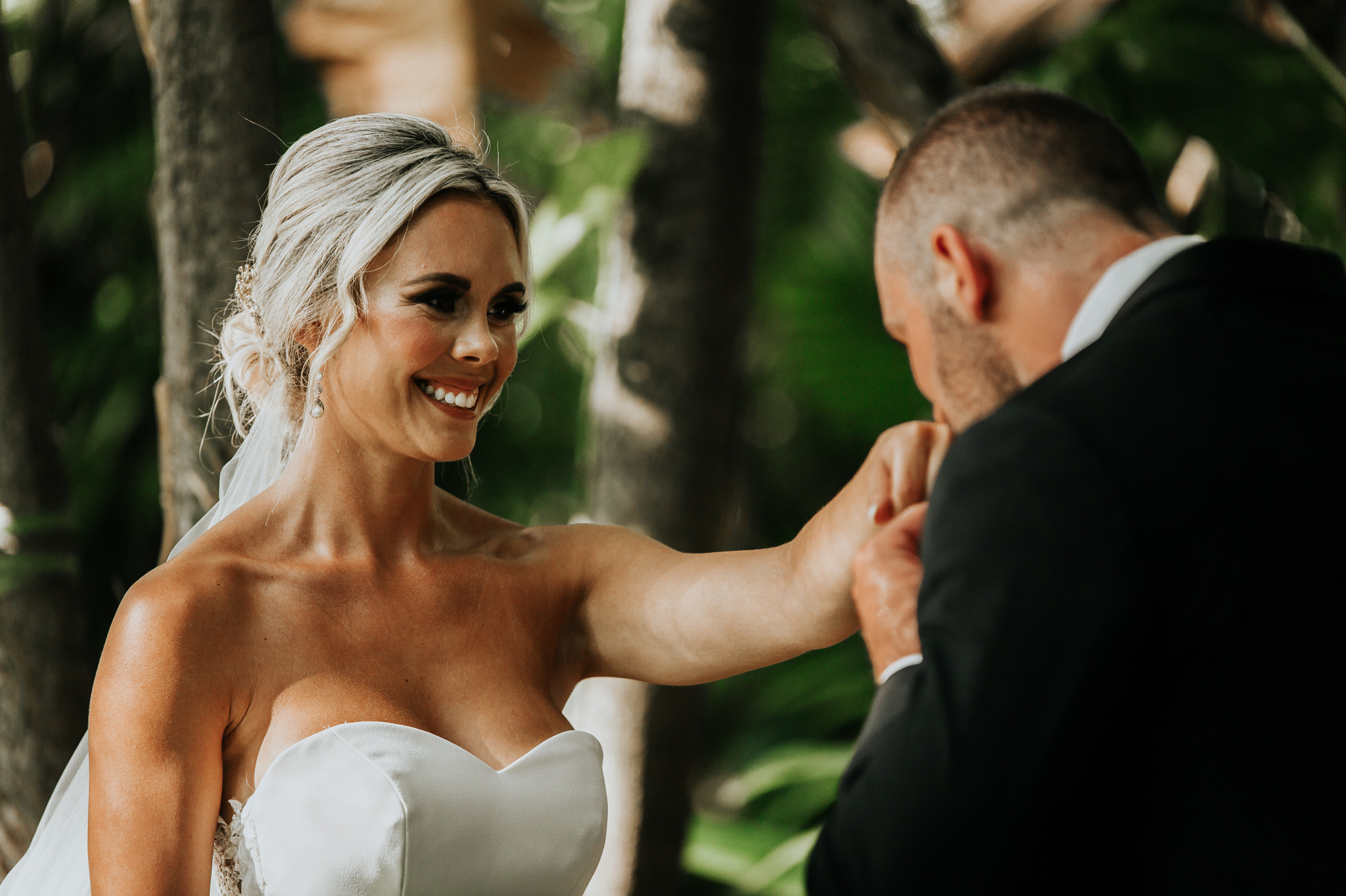 Beautiful wedding in Villa Woodbine. My name is Kate and I am family and wedding photographer