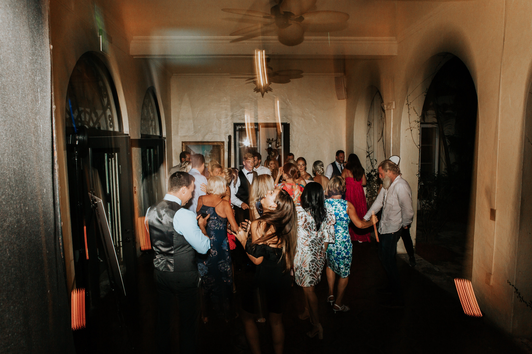 Beautiful wedding in Villa Woodbine. My name is Kate and I am family and wedding photographer