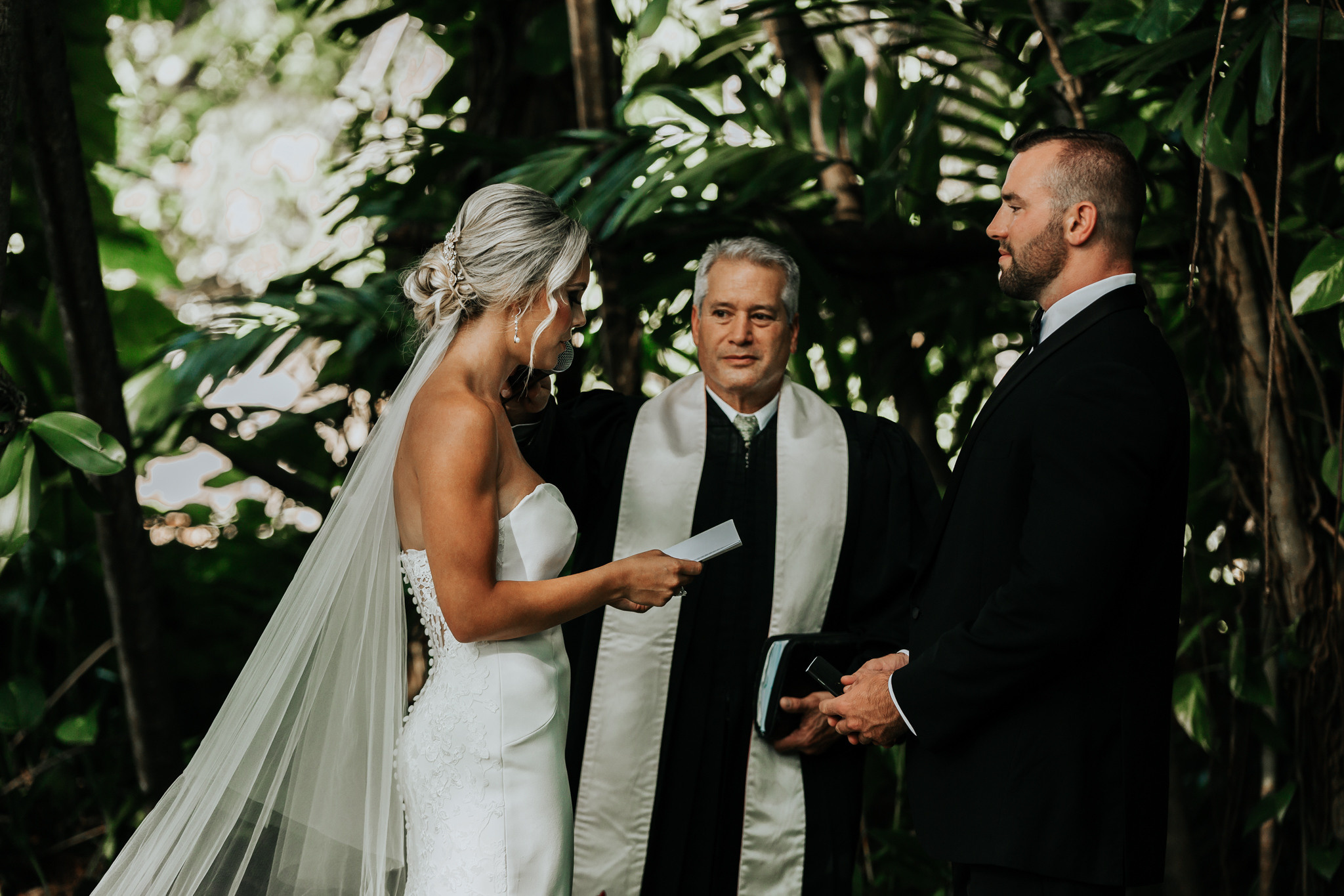 Beautiful wedding in Villa Woodbine. My name is Kate and I am family and wedding photographer