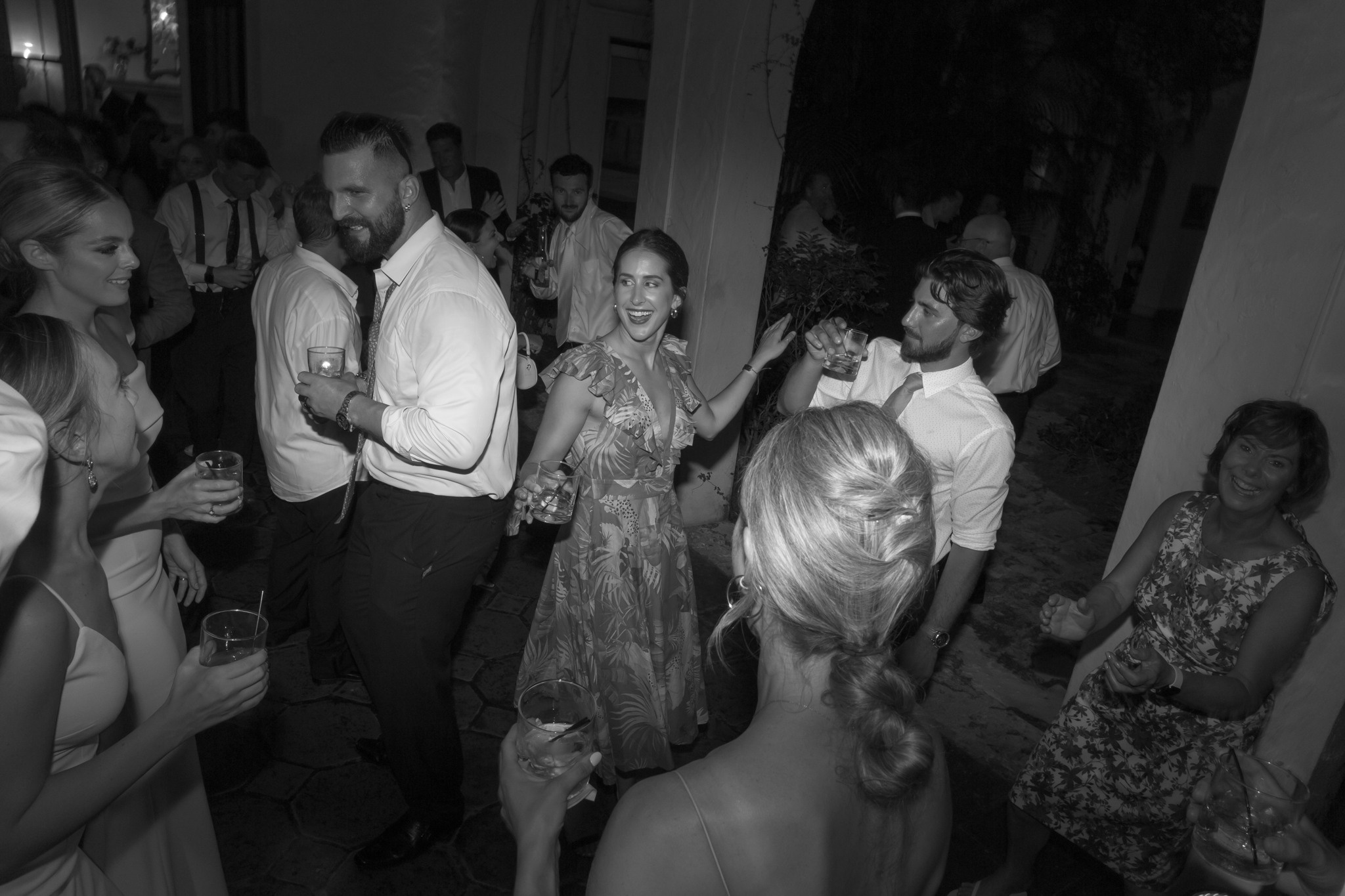 Beautiful wedding in Villa Woodbine. My name is Kate and I am family and wedding photographer