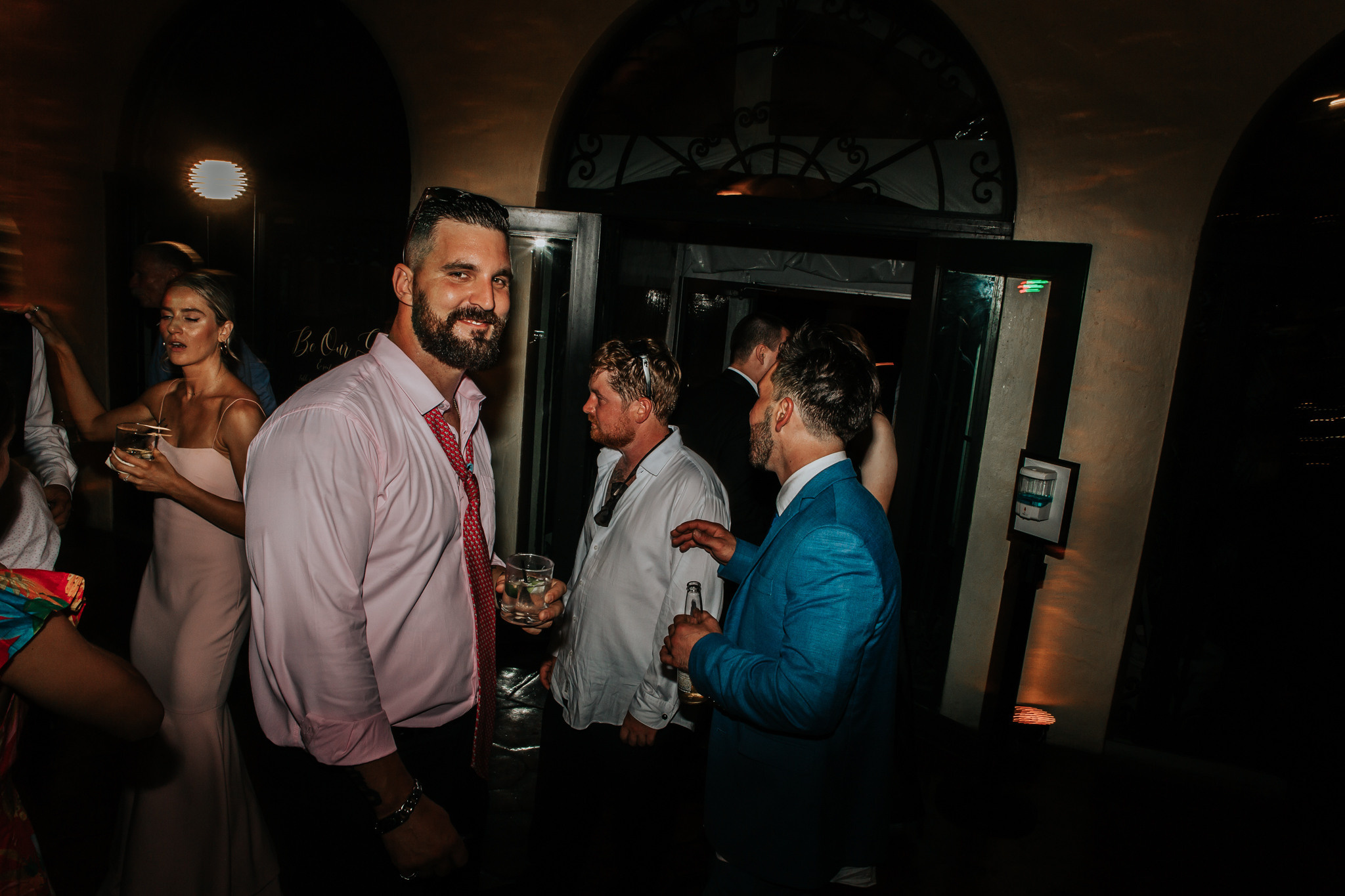 Beautiful wedding in Villa Woodbine. My name is Kate and I am family and wedding photographer