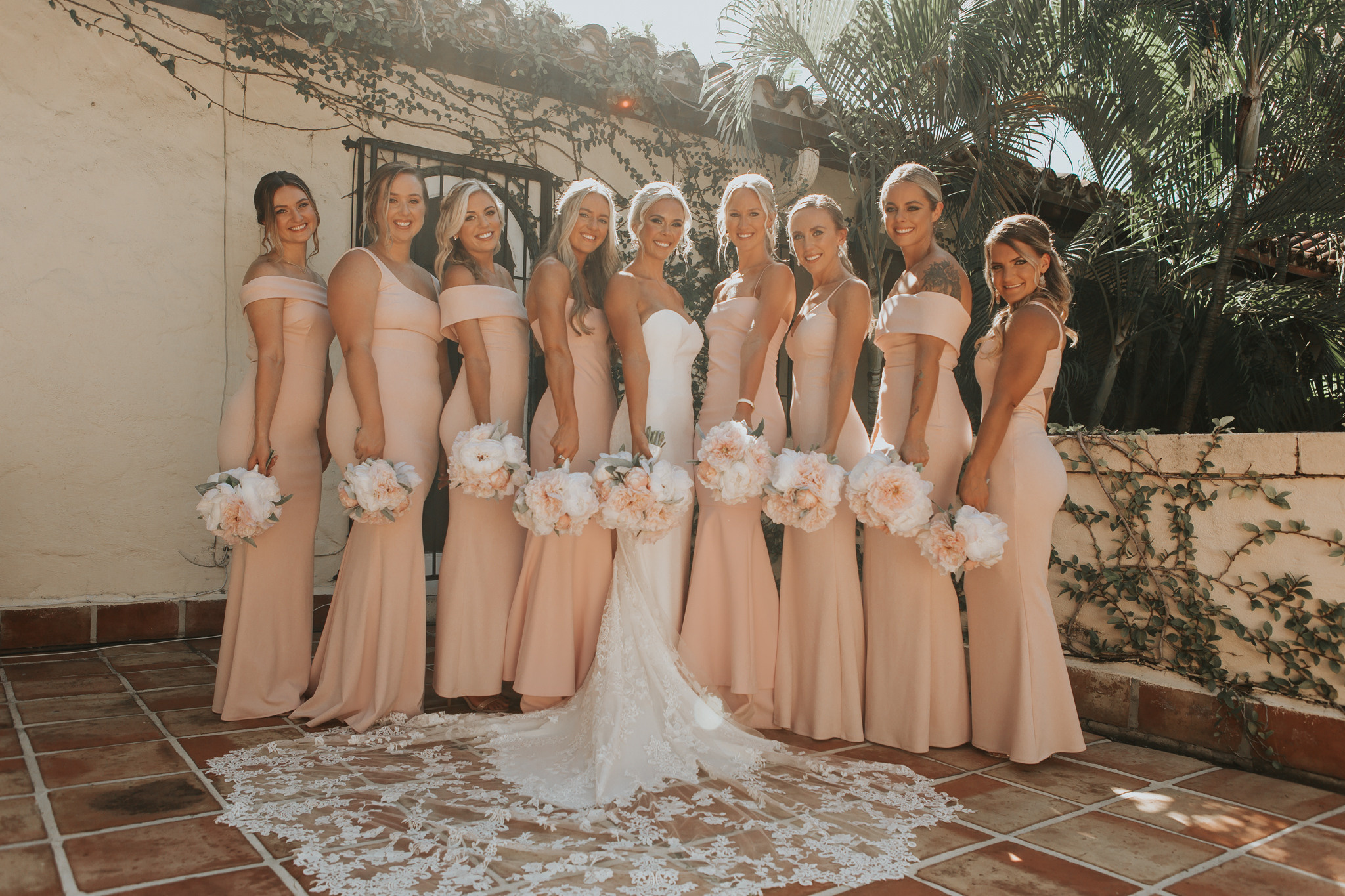 Beautiful wedding in Villa Woodbine. My name is Kate and I am family and wedding photographer