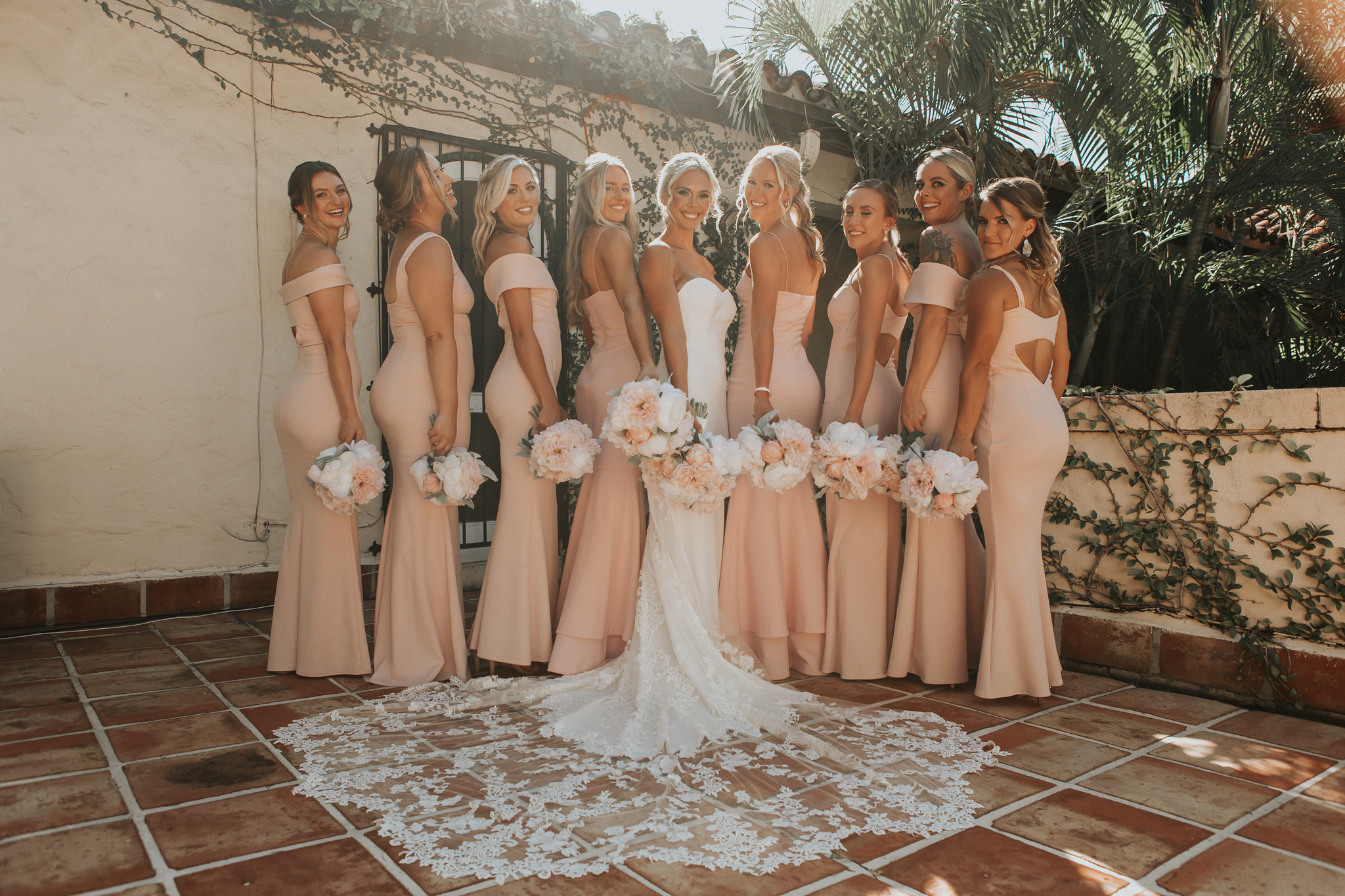 Beautiful wedding in Villa Woodbine. My name is Kate and I am family and wedding photographer