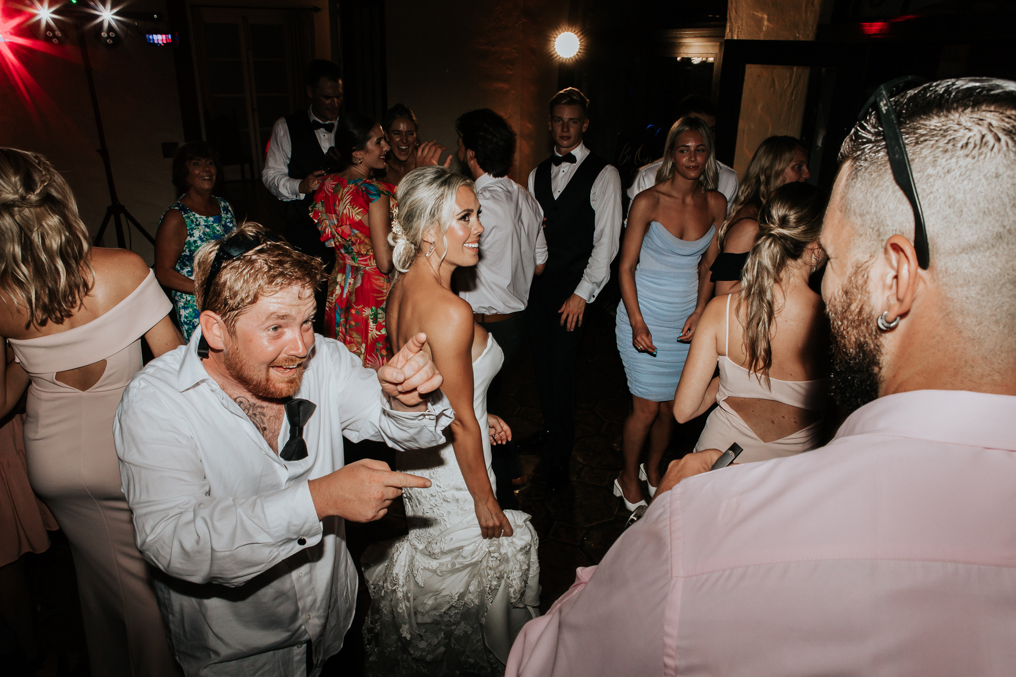 Beautiful wedding in Villa Woodbine. My name is Kate and I am family and wedding photographer