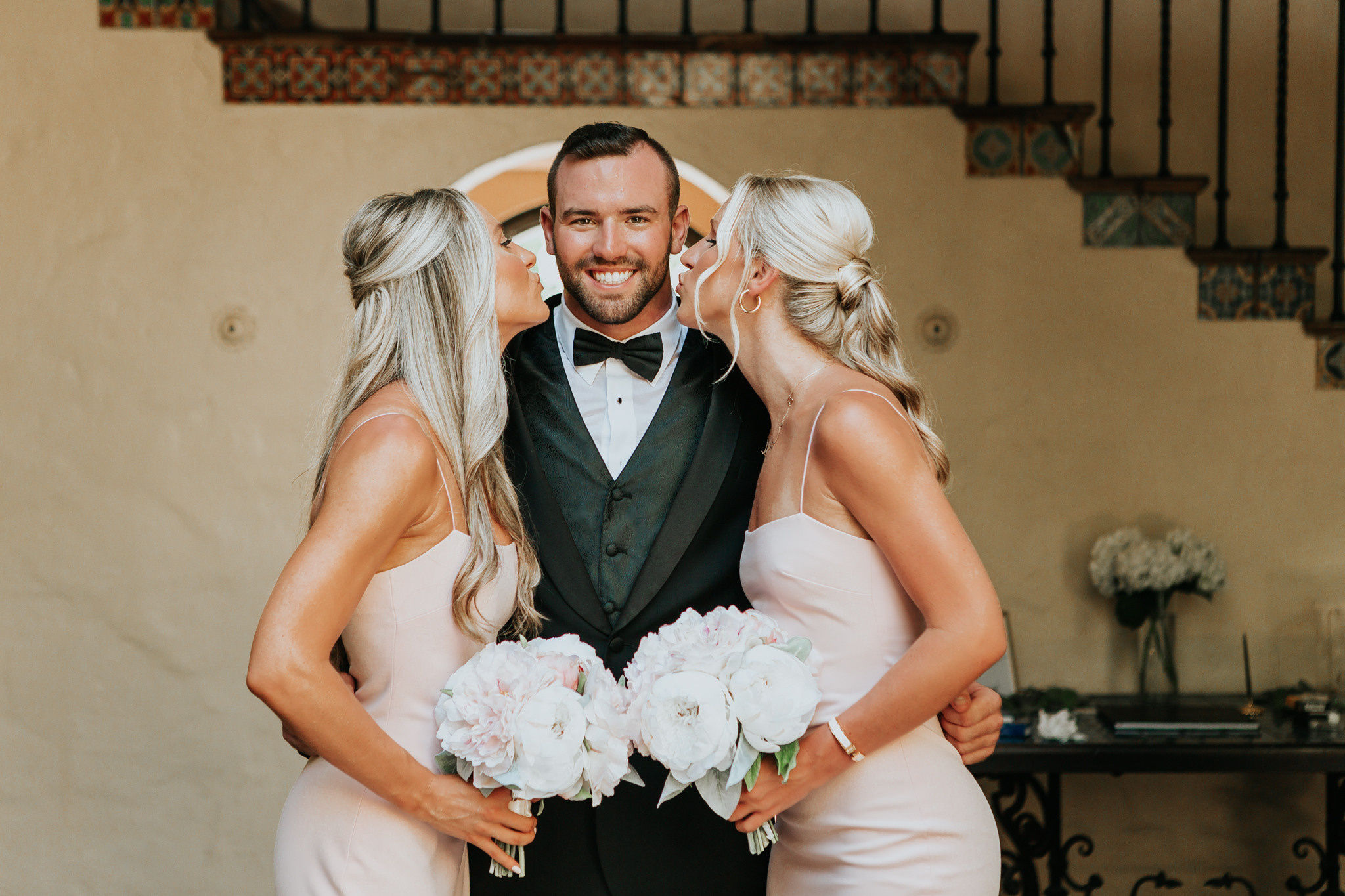 Beautiful wedding in Villa Woodbine. My name is Kate and I am family and wedding photographer