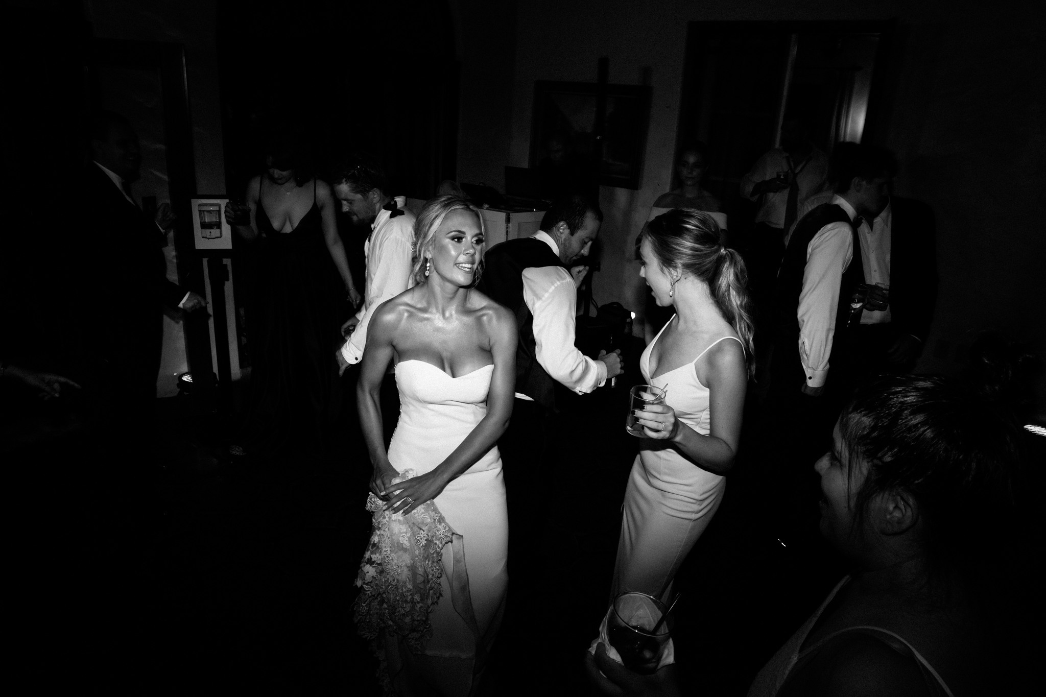 Beautiful wedding in Villa Woodbine. My name is Kate and I am family and wedding photographer