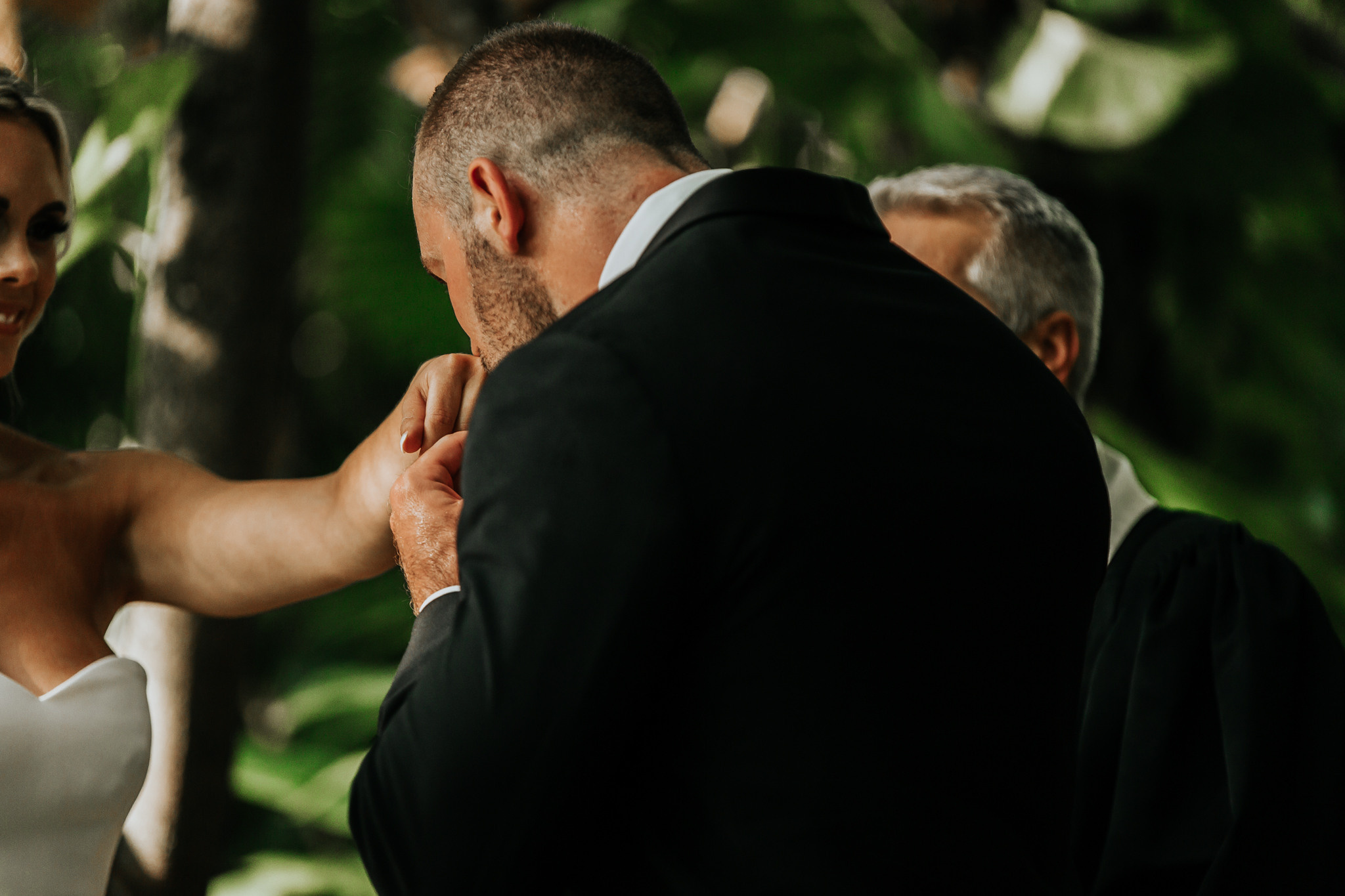 Beautiful wedding in Villa Woodbine. My name is Kate and I am family and wedding photographer