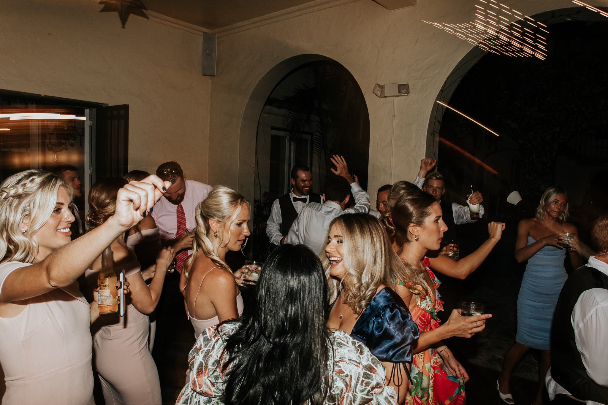 Beautiful wedding in Villa Woodbine. My name is Kate and I am family and wedding photographer