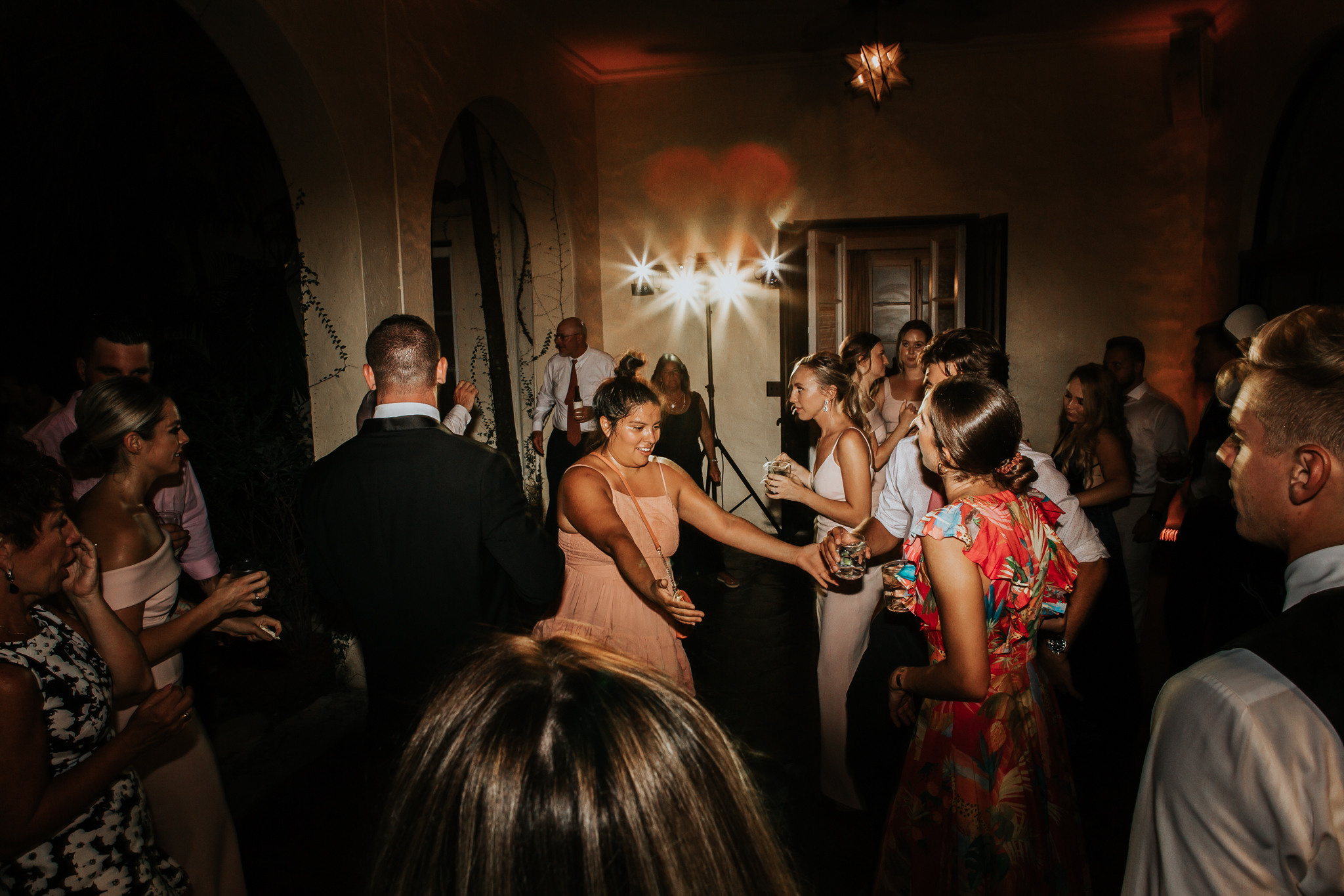 Beautiful wedding in Villa Woodbine. My name is Kate and I am family and wedding photographer