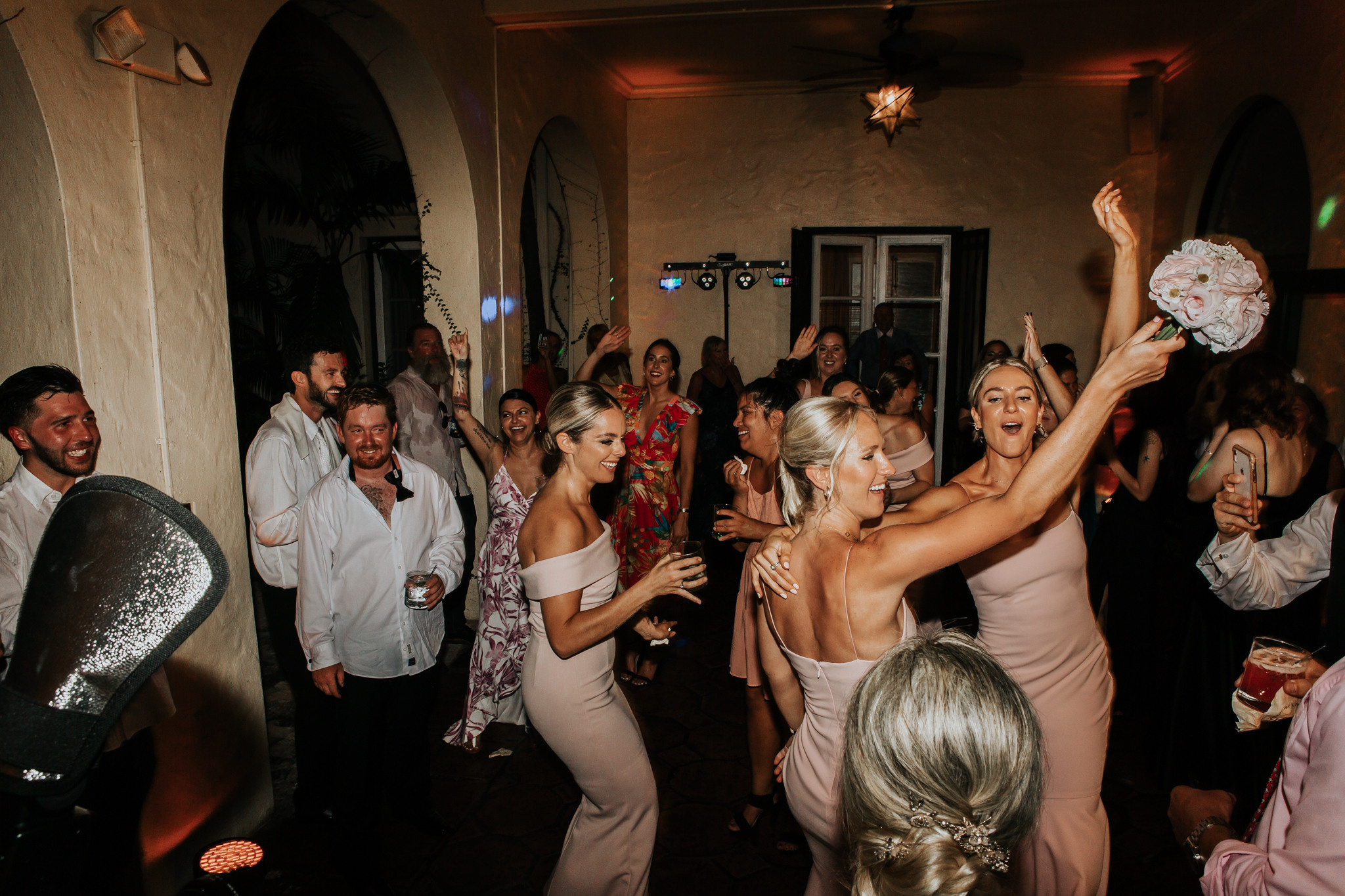 Beautiful wedding in Villa Woodbine. My name is Kate and I am family and wedding photographer