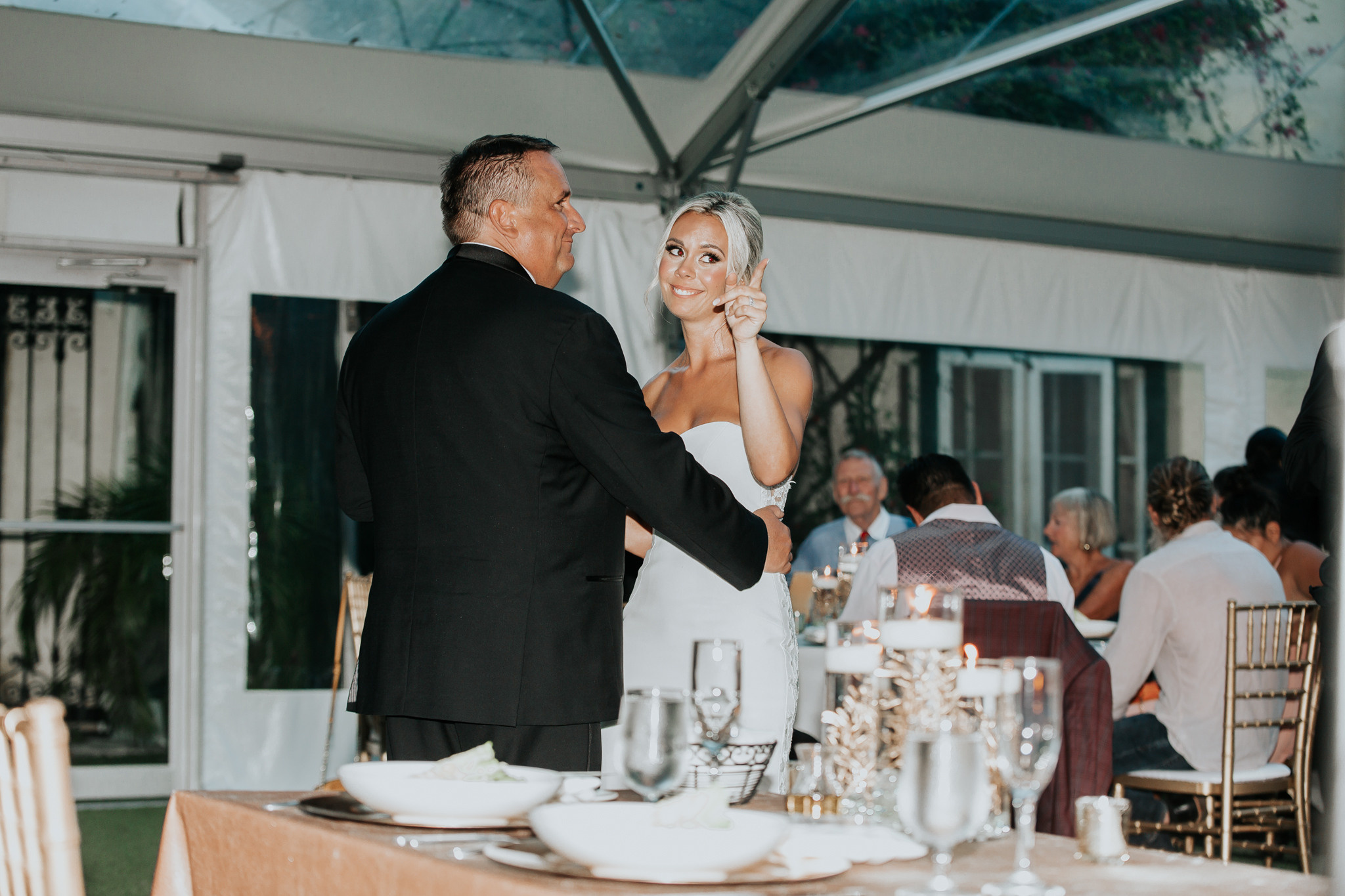 Beautiful wedding in Villa Woodbine. My name is Kate and I am family and wedding photographer