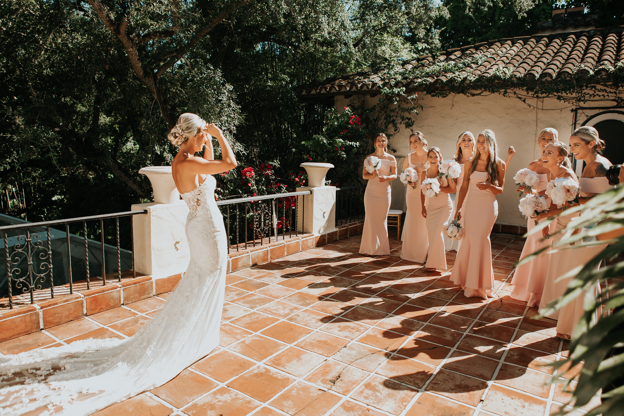 Beautiful wedding in Villa Woodbine. My name is Kate and I am family and wedding photographer