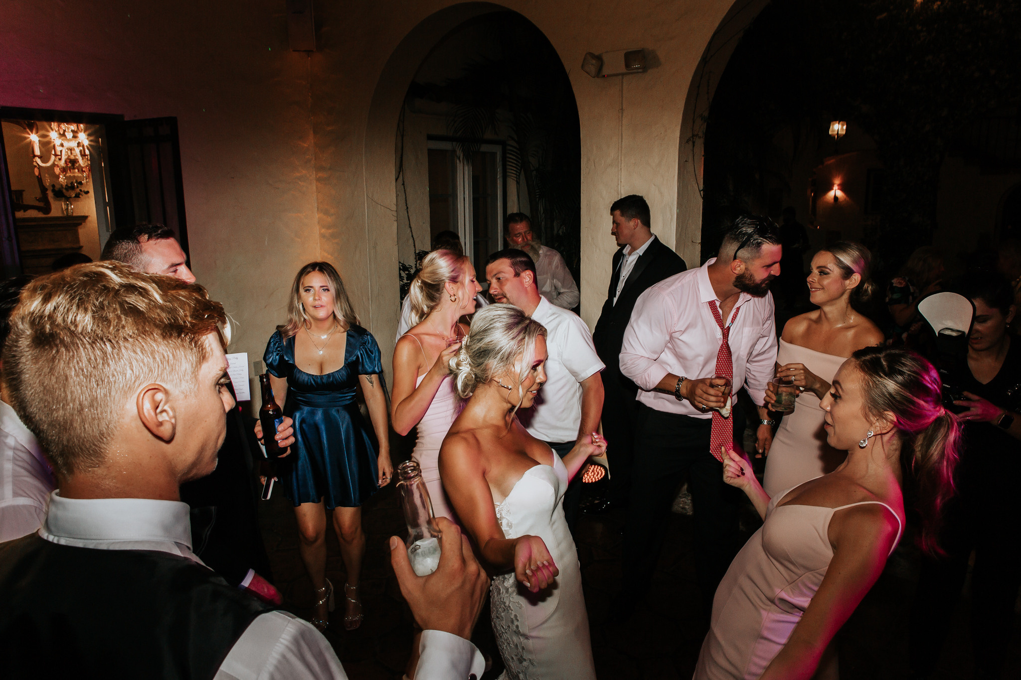 Beautiful wedding in Villa Woodbine. My name is Kate and I am family and wedding photographer