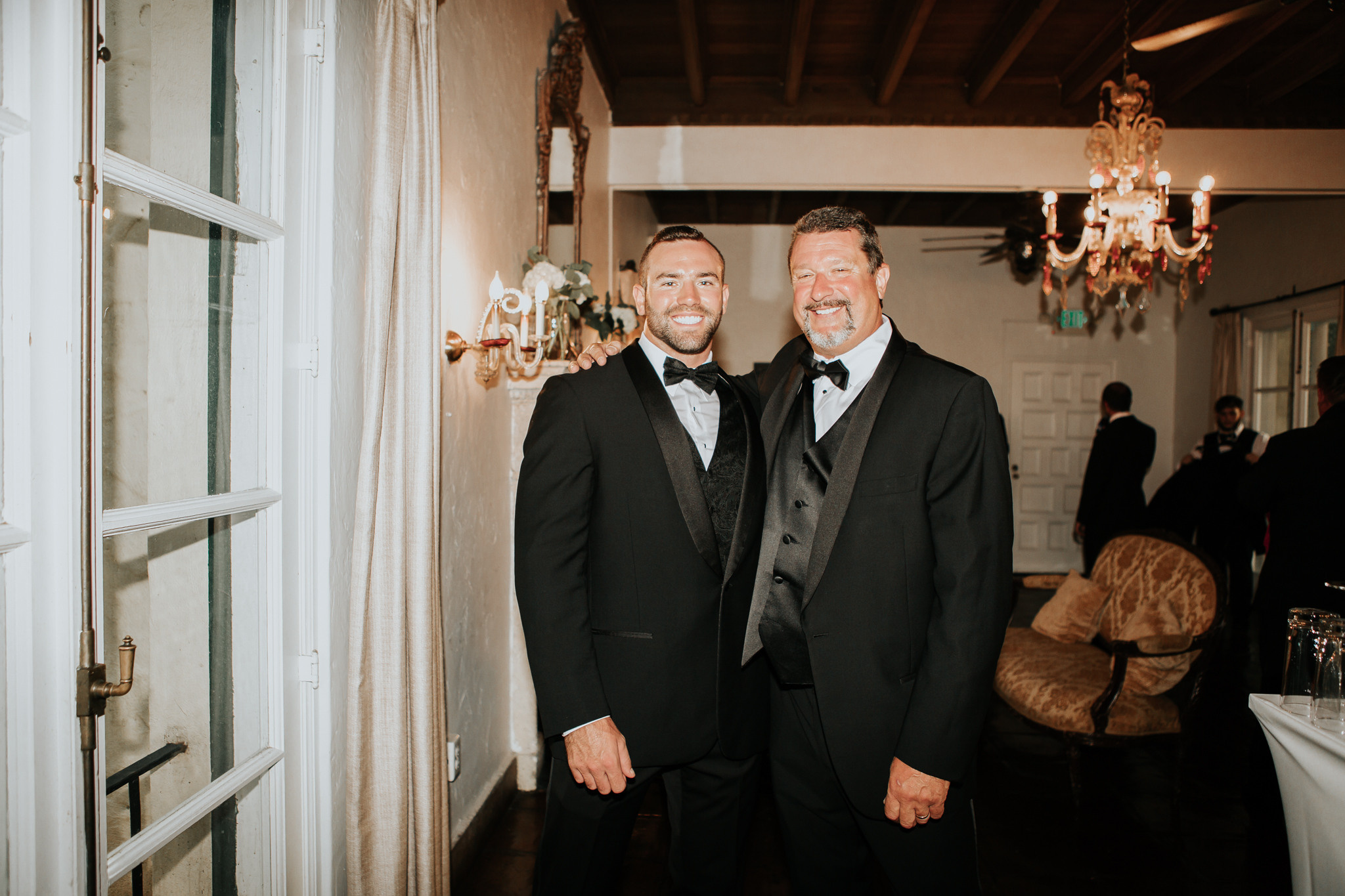 Beautiful wedding in Villa Woodbine. My name is Kate and I am family and wedding photographer