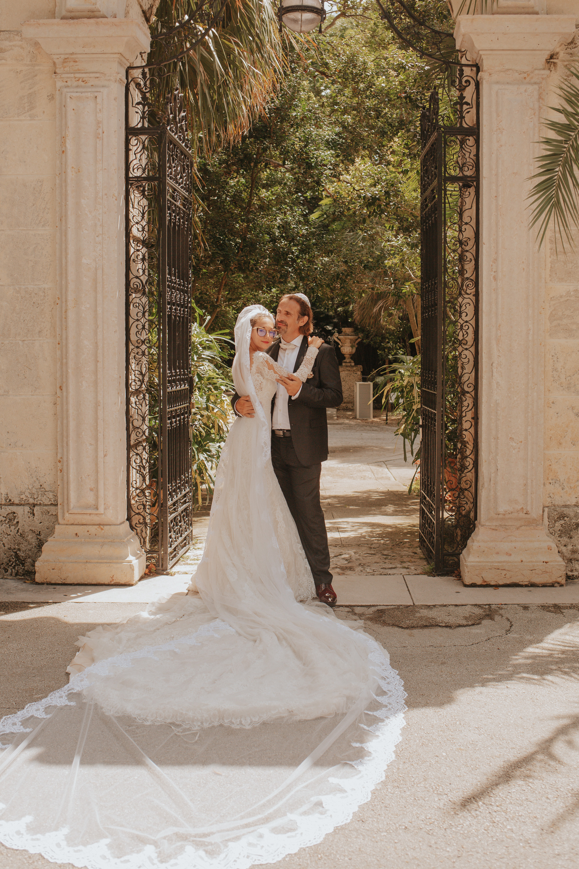 JEWISH WEDDING IN VILLA VIZCAYA. My name is Kate and I am family and wedding photographer