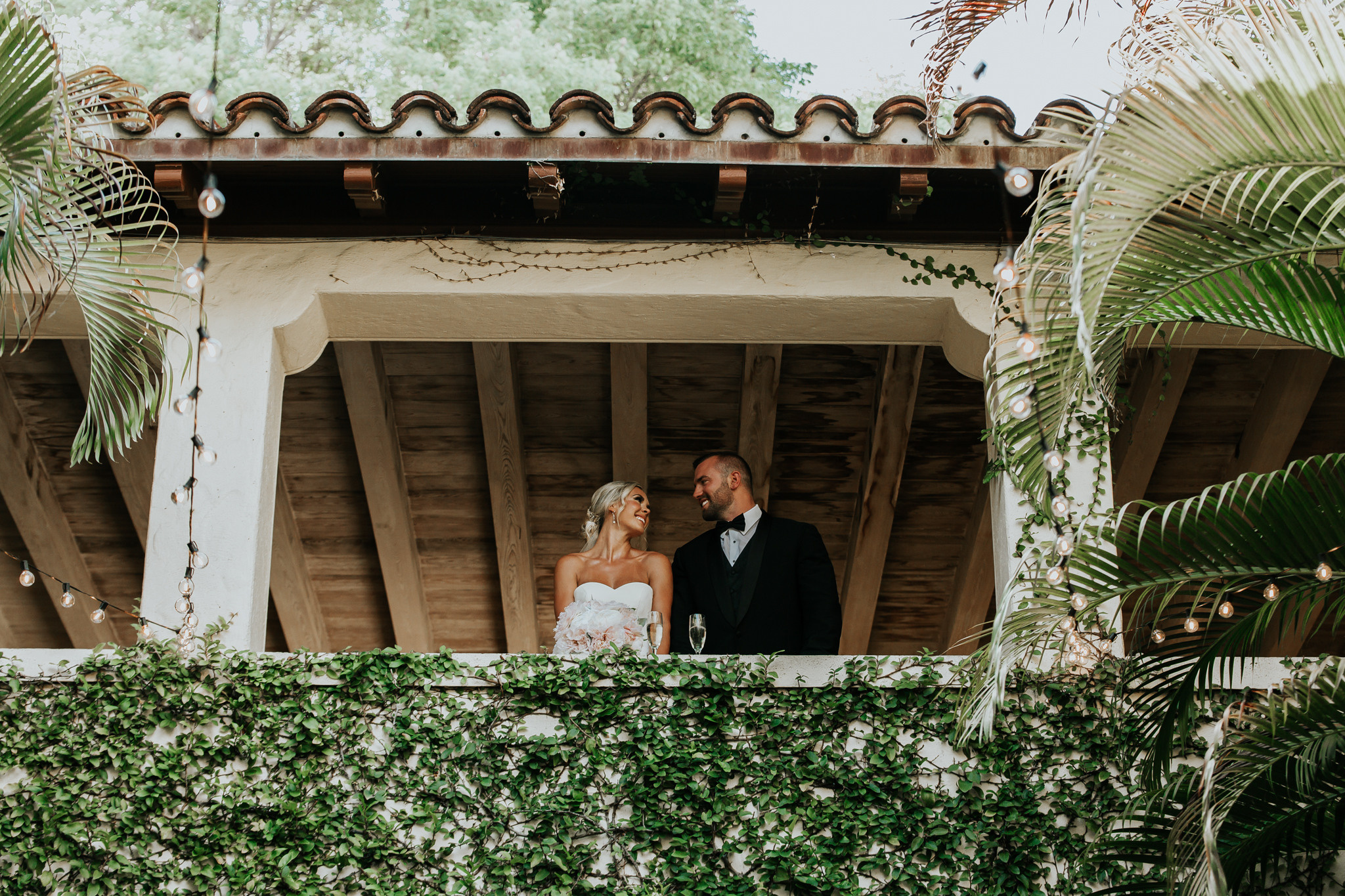 Beautiful wedding in Villa Woodbine. My name is Kate and I am family and wedding photographer