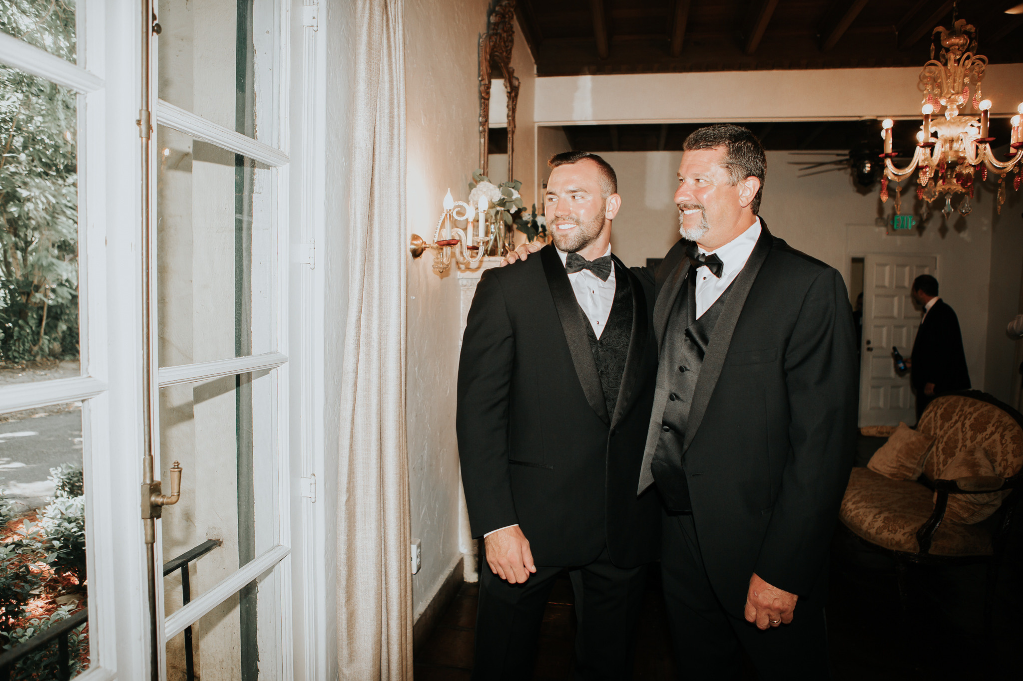 Beautiful wedding in Villa Woodbine. My name is Kate and I am family and wedding photographer