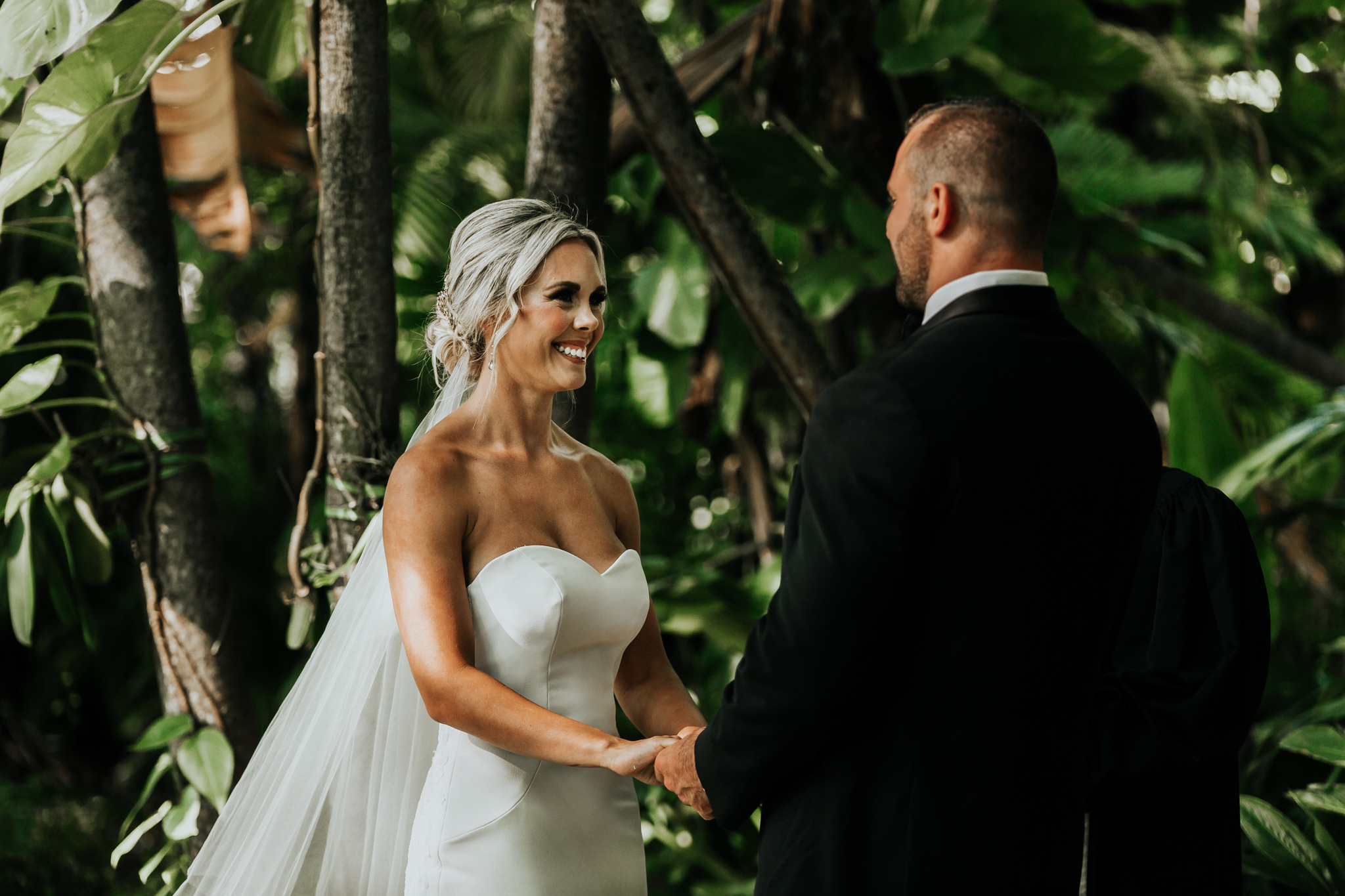 Beautiful wedding in Villa Woodbine. My name is Kate and I am family and wedding photographer