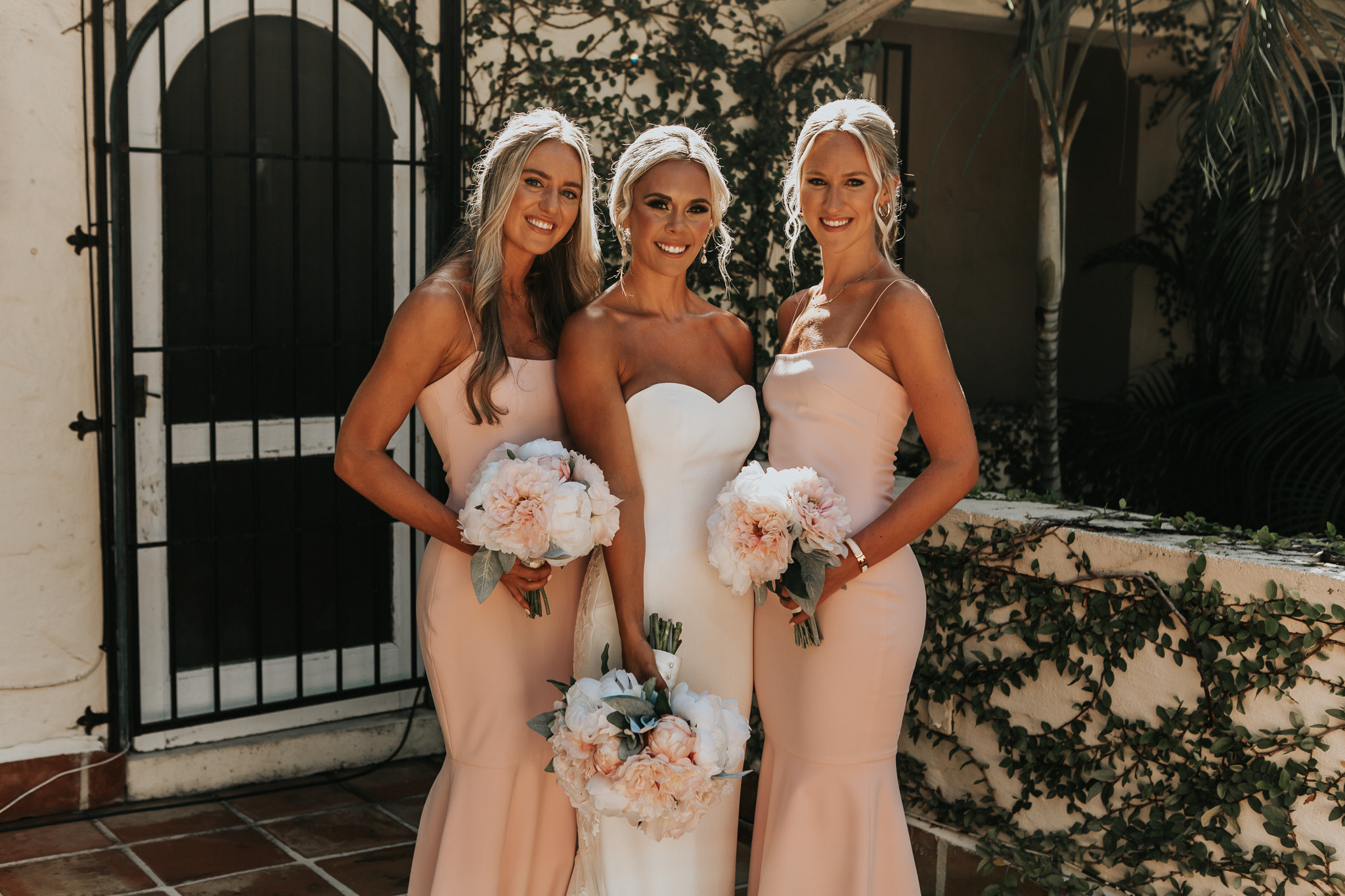 Beautiful wedding in Villa Woodbine. My name is Kate and I am family and wedding photographer