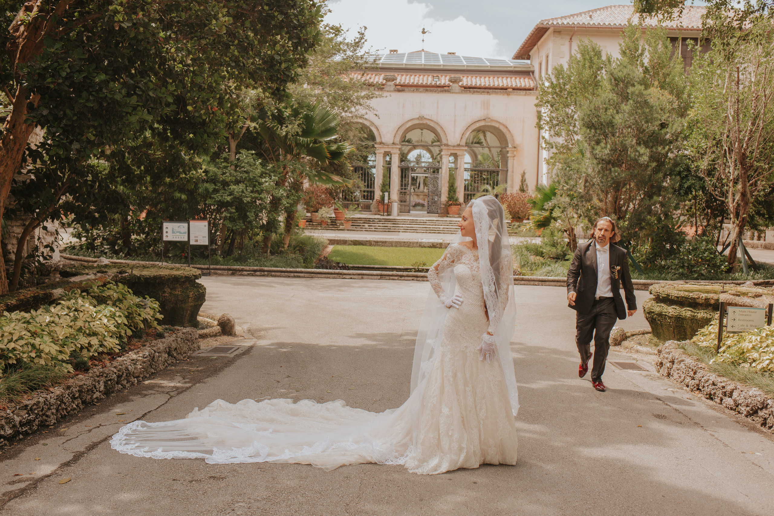 JEWISH WEDDING IN VILLA VIZCAYA. My name is Kate and I am family and wedding photographer