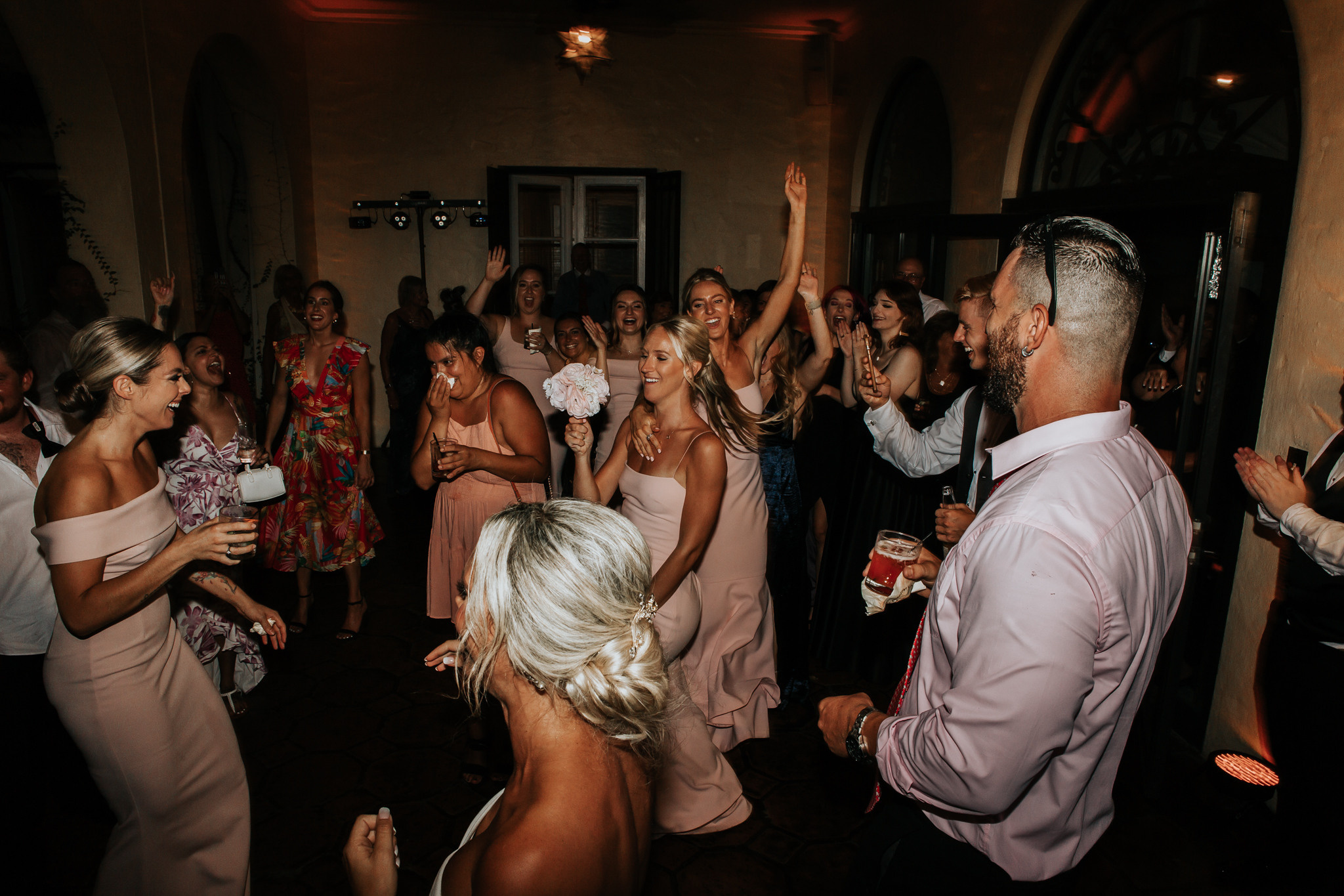 Beautiful wedding in Villa Woodbine. My name is Kate and I am family and wedding photographer