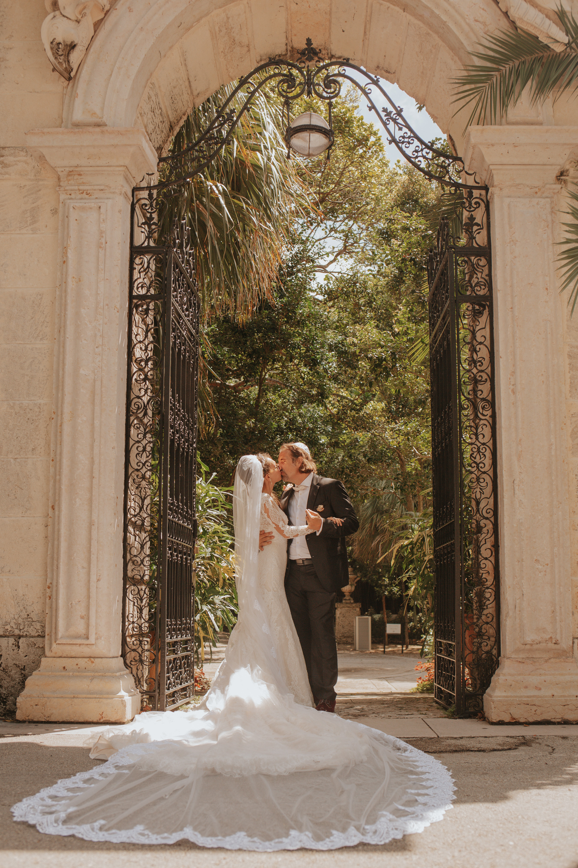 JEWISH WEDDING IN VILLA VIZCAYA. My name is Kate and I am family and wedding photographer
