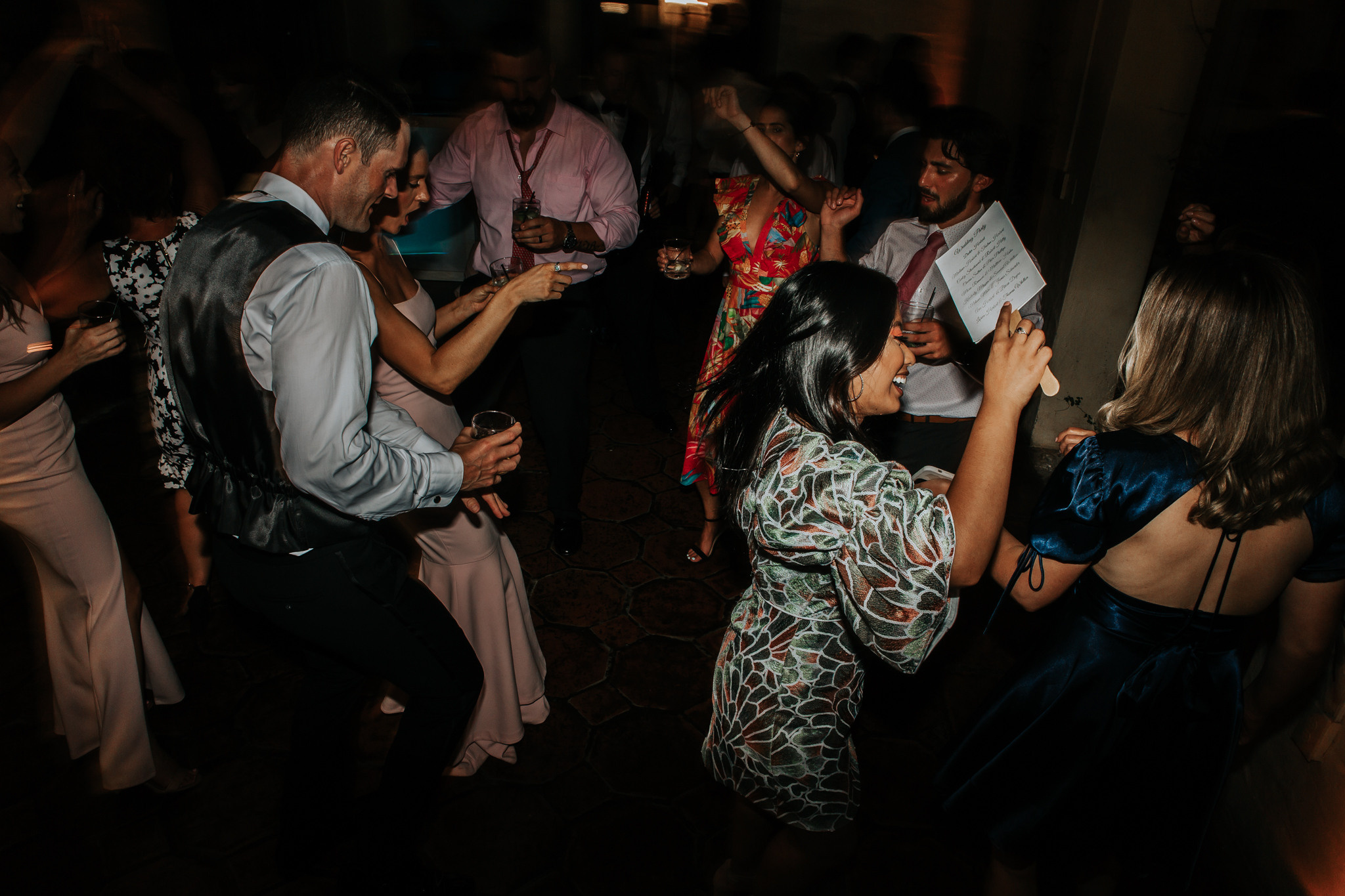 Beautiful wedding in Villa Woodbine. My name is Kate and I am family and wedding photographer