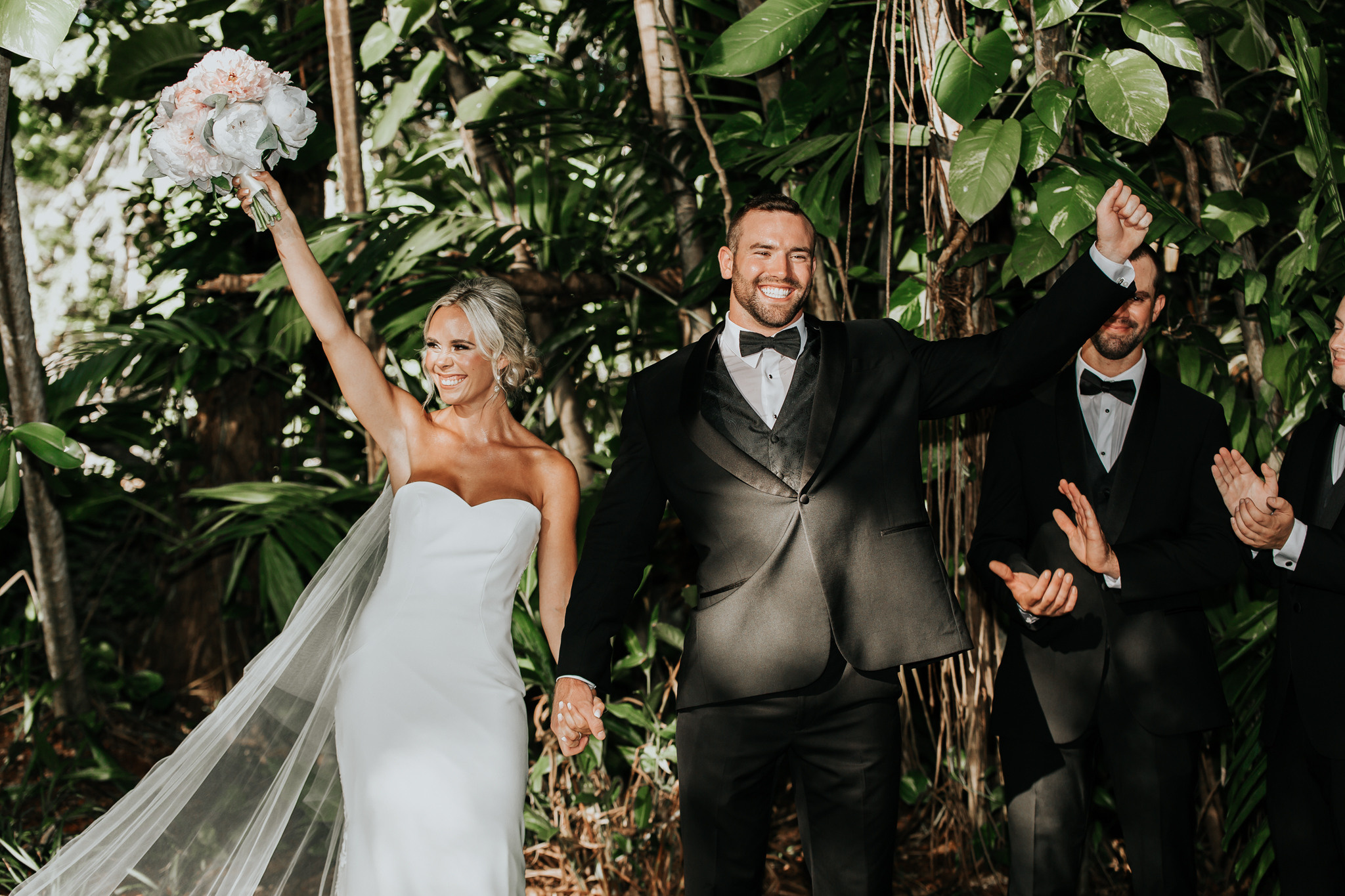 Beautiful wedding in Villa Woodbine. My name is Kate and I am family and wedding photographer