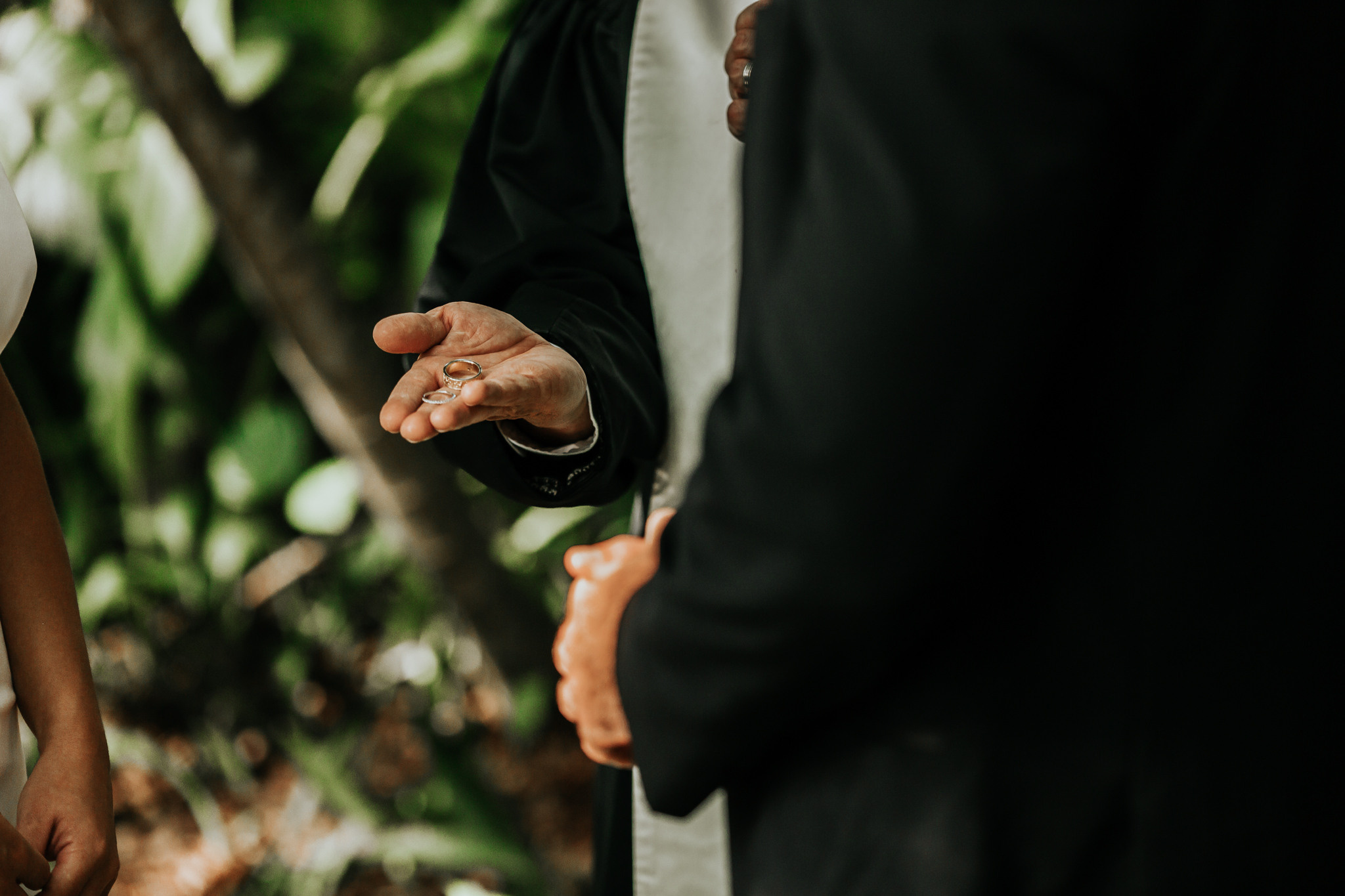 Beautiful wedding in Villa Woodbine. My name is Kate and I am family and wedding photographer